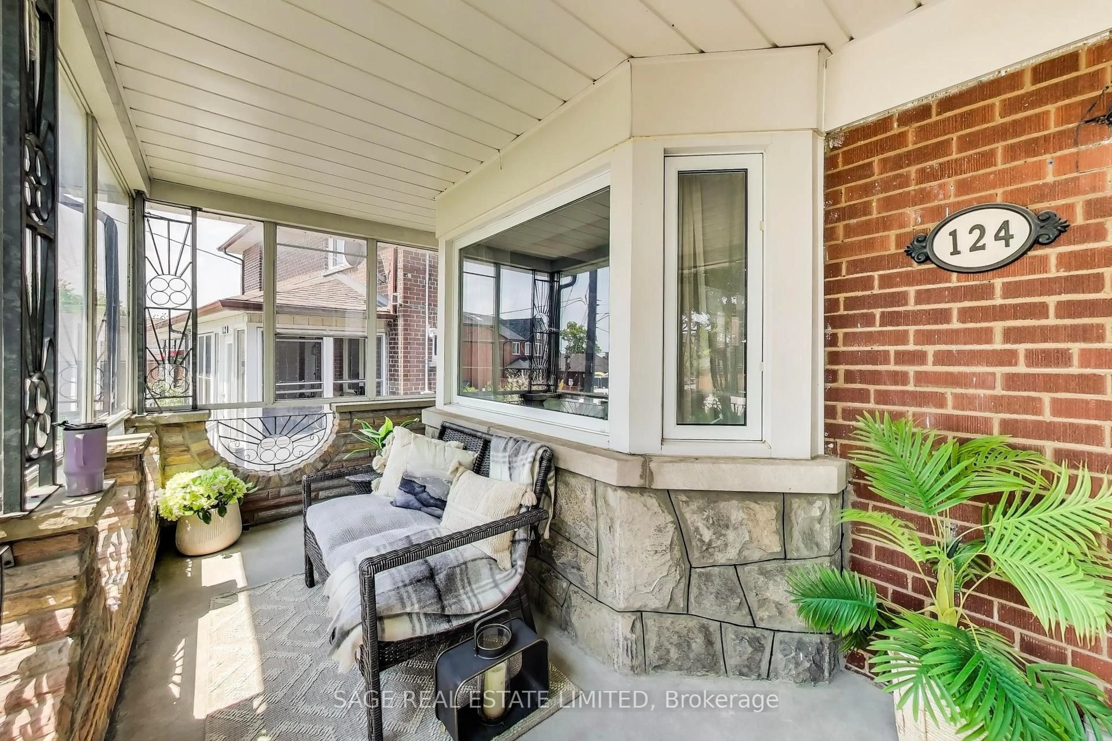 Patio, street for 124 Branstone Rd, Toronto Ontario M6E 4E5