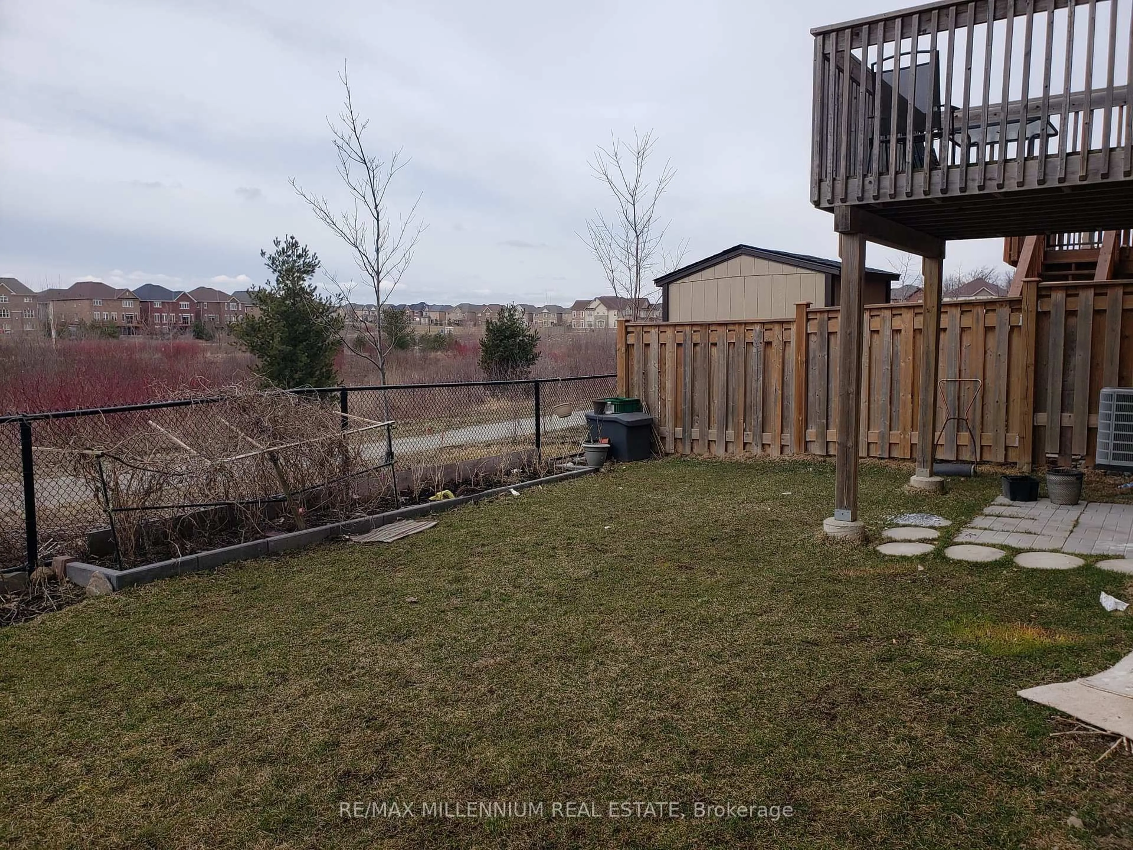 A pic from outside/outdoor area/front of a property/back of a property/a pic from drone, water/lake/river/ocean view for 76 Miracle Tr, Brampton Ontario L7A 0Y7