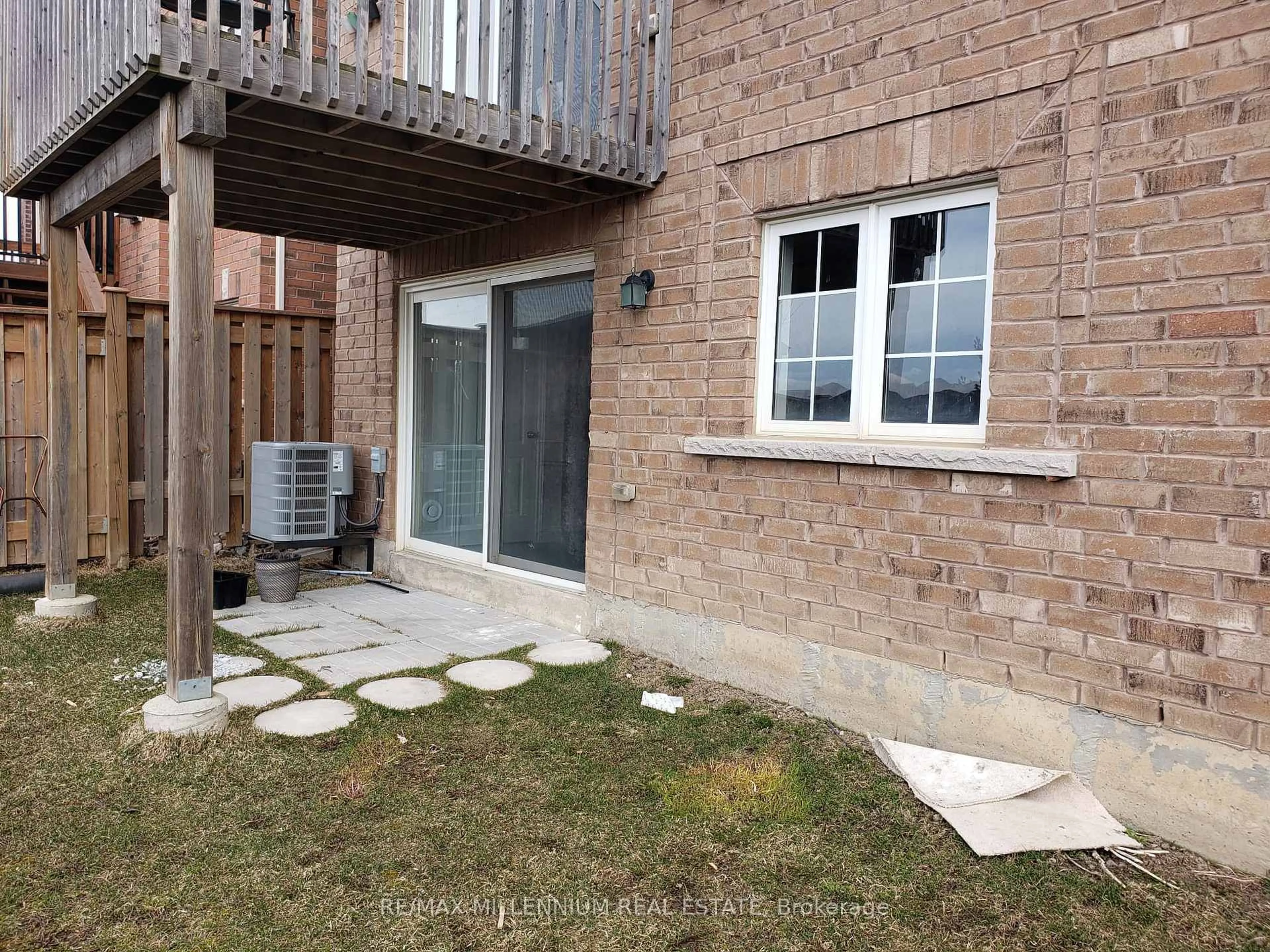 Patio, unknown for 76 Miracle Tr, Brampton Ontario L7A 0Y7