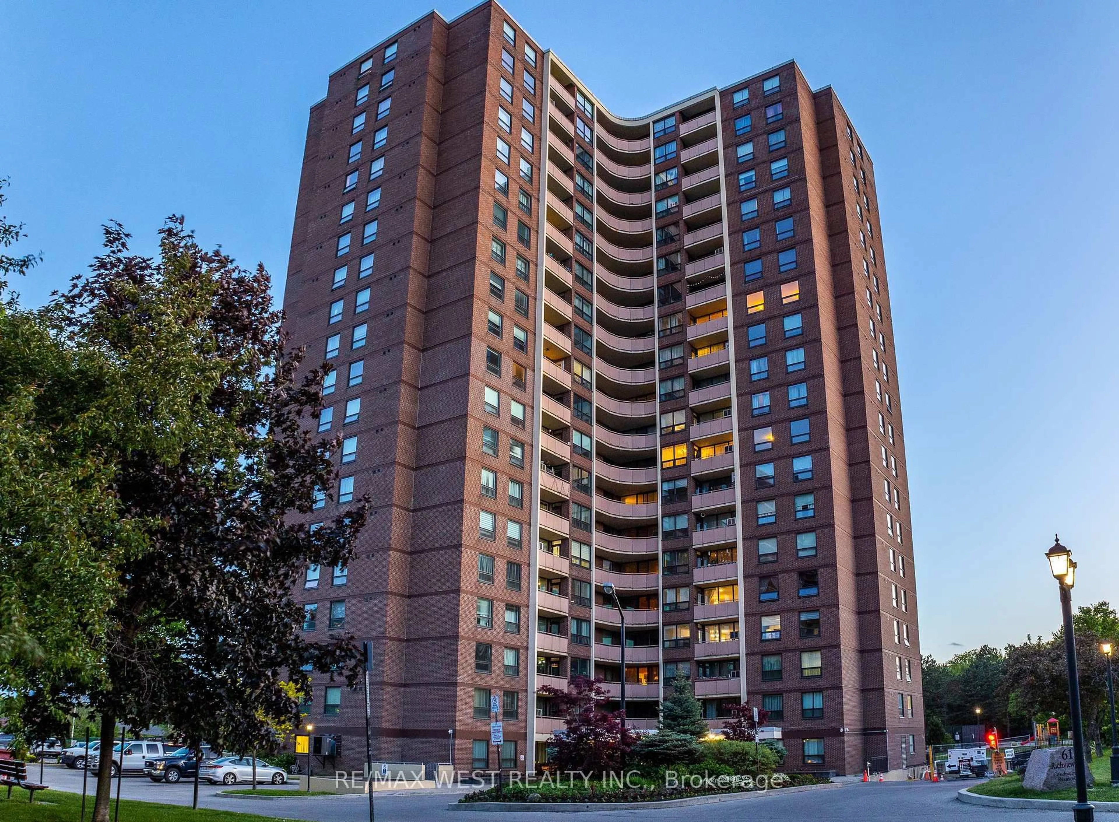 Unknown for 61 Richview Rd #202, Toronto Ontario M9A 4M8