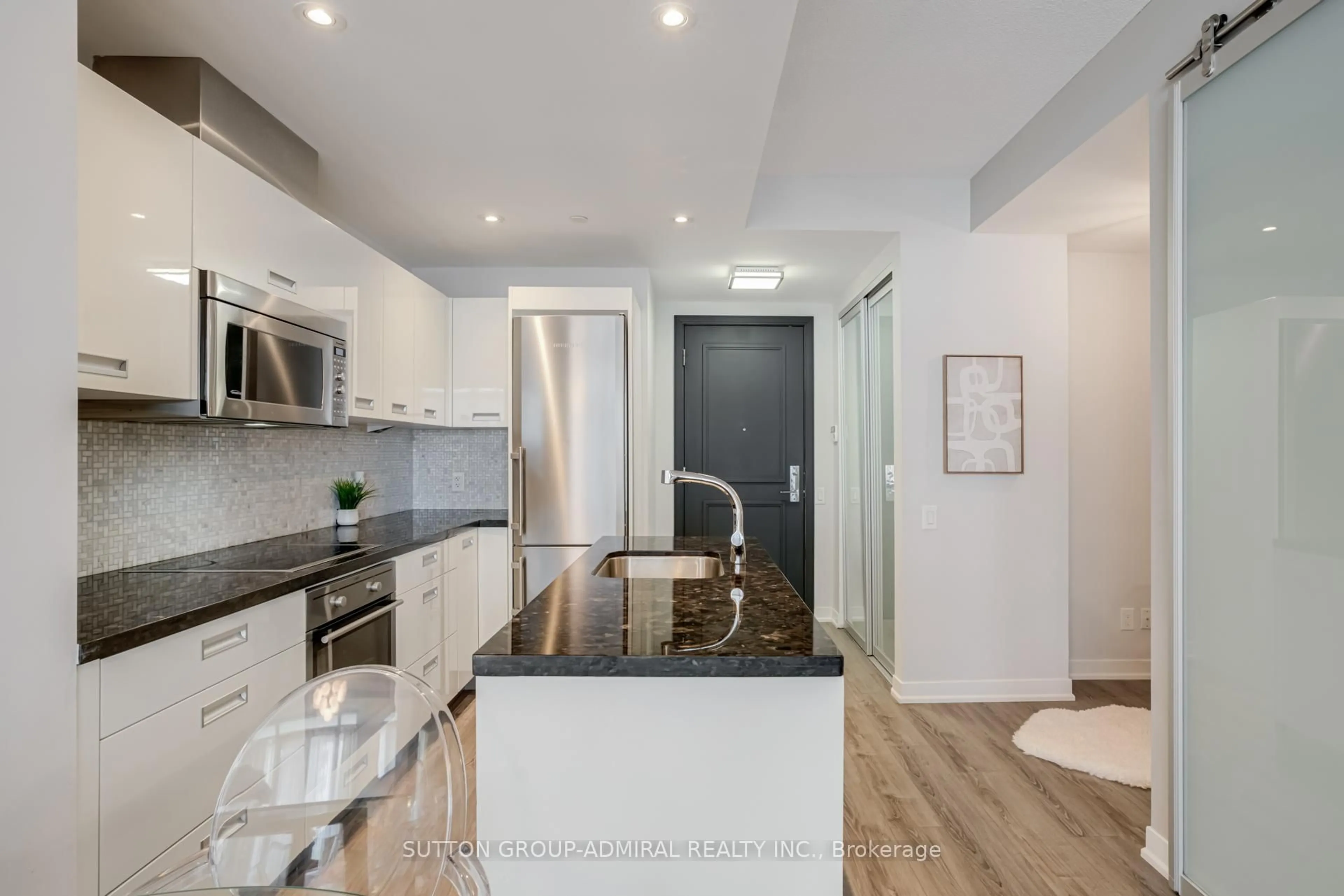 Unknown for 90 Parklawn Rd #1003, Toronto Ontario M8Y 0B6