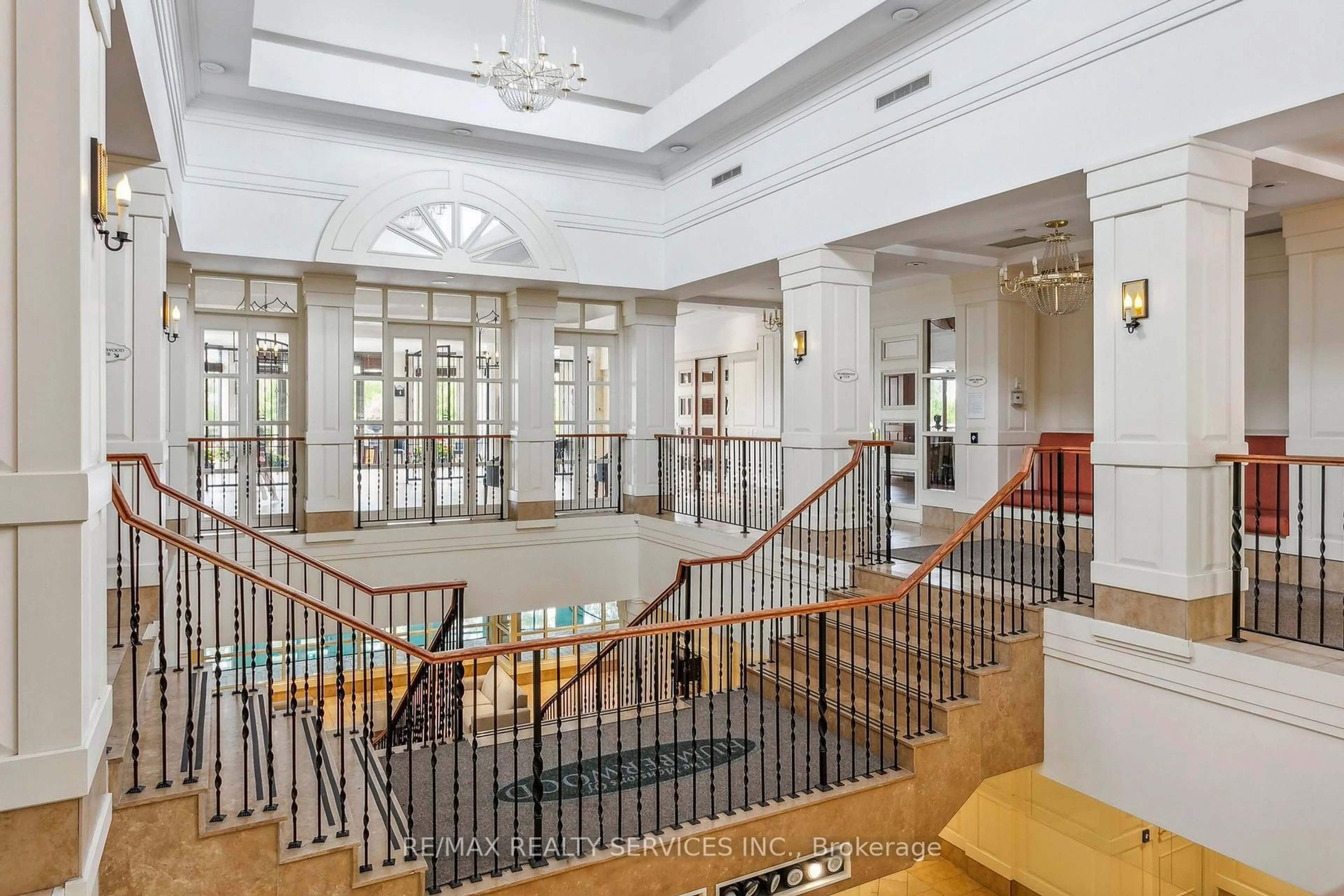 Indoor foyer for 700 Humberwood Blvd #1027, Toronto Ontario M9W 7J4
