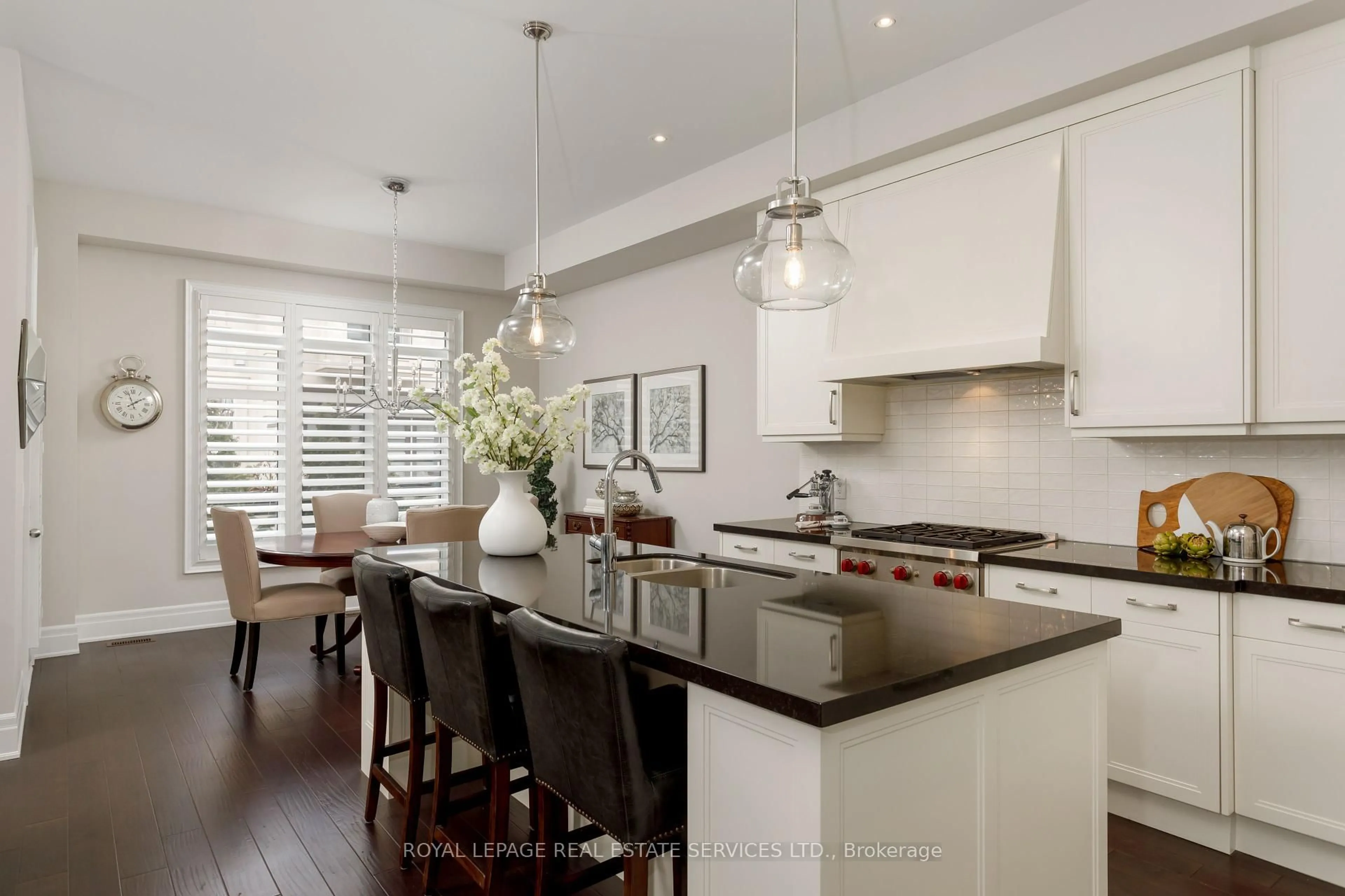 Open concept kitchen, unknown for 251 Hanover St, Oakville Ontario L6K 0H3