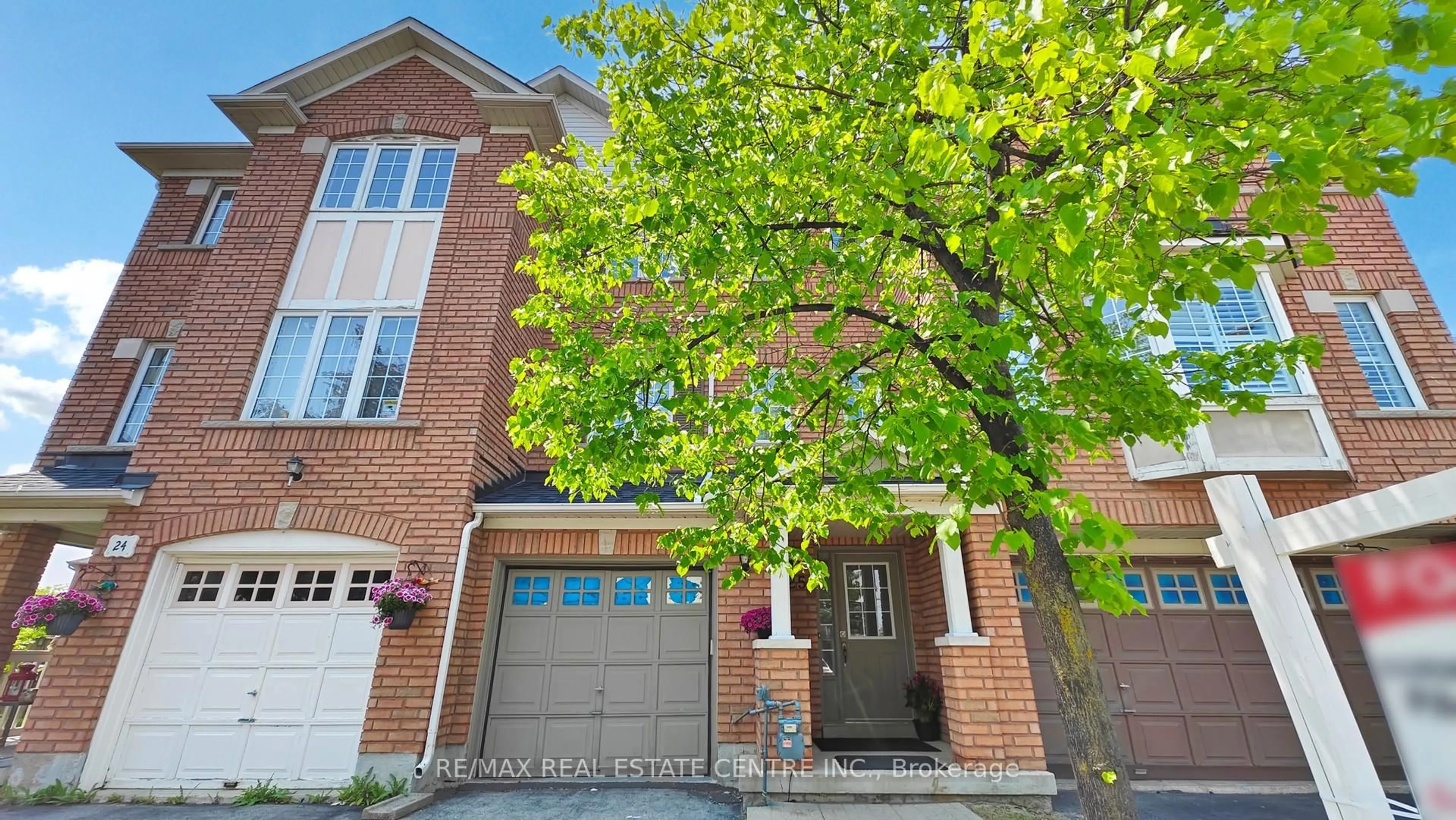 Home with brick exterior material, street for 250 Richvale Dr #25, Brampton Ontario L6Z 4W2