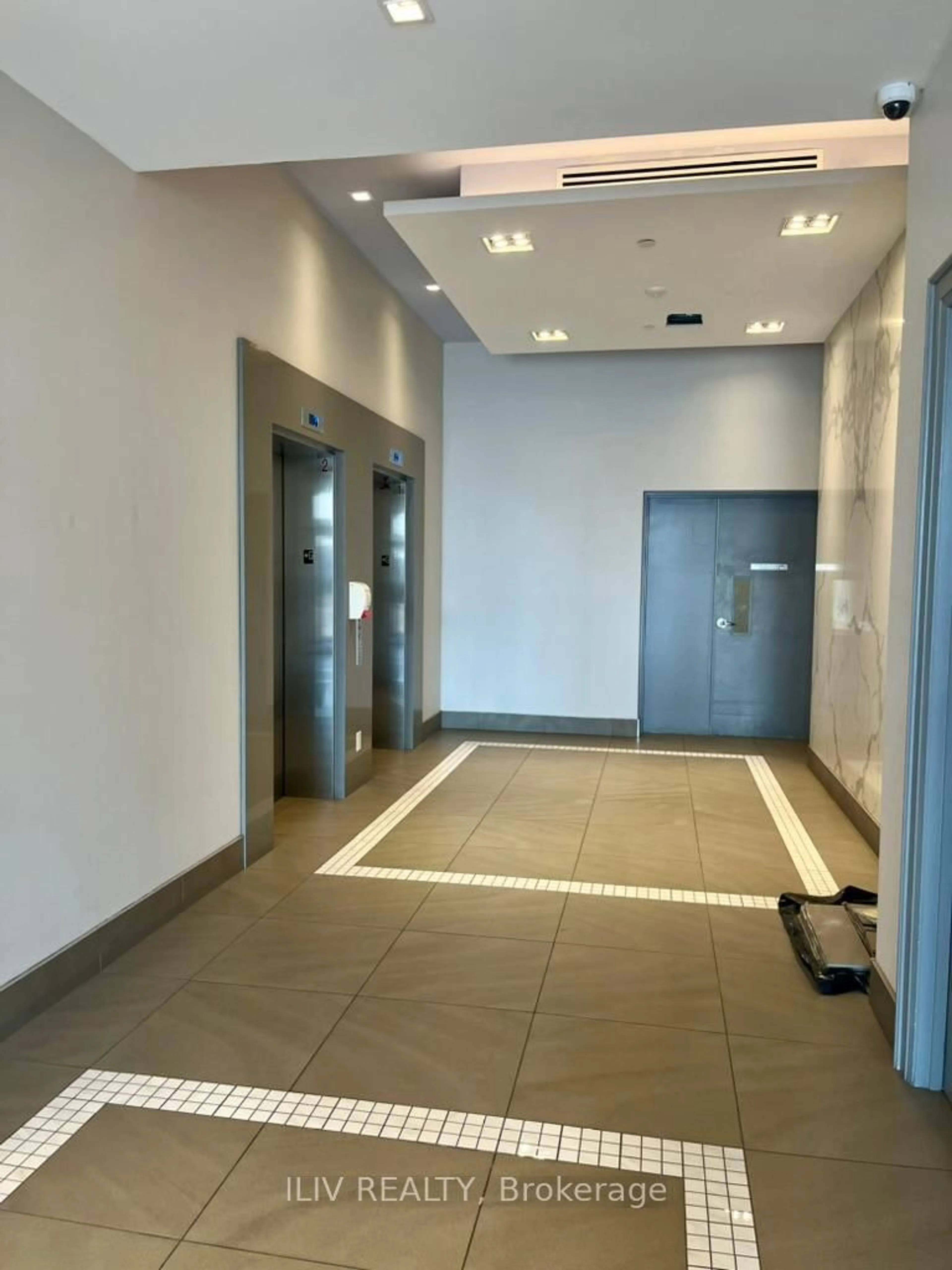 Indoor foyer for 16 McAdam Ave #605, Toronto Ontario M6A 0B9