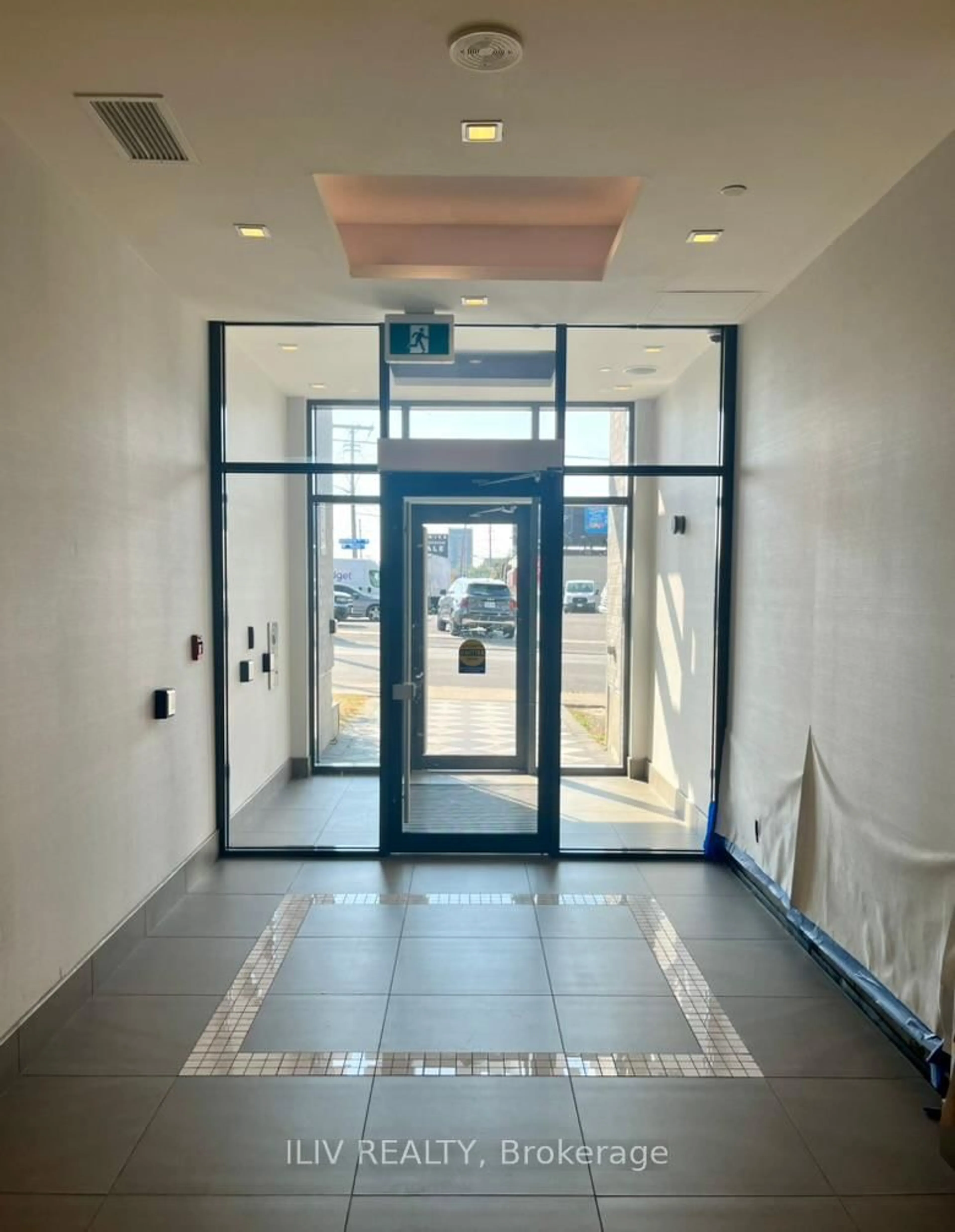 Indoor foyer for 16 McAdam Ave #605, Toronto Ontario M6A 0B9