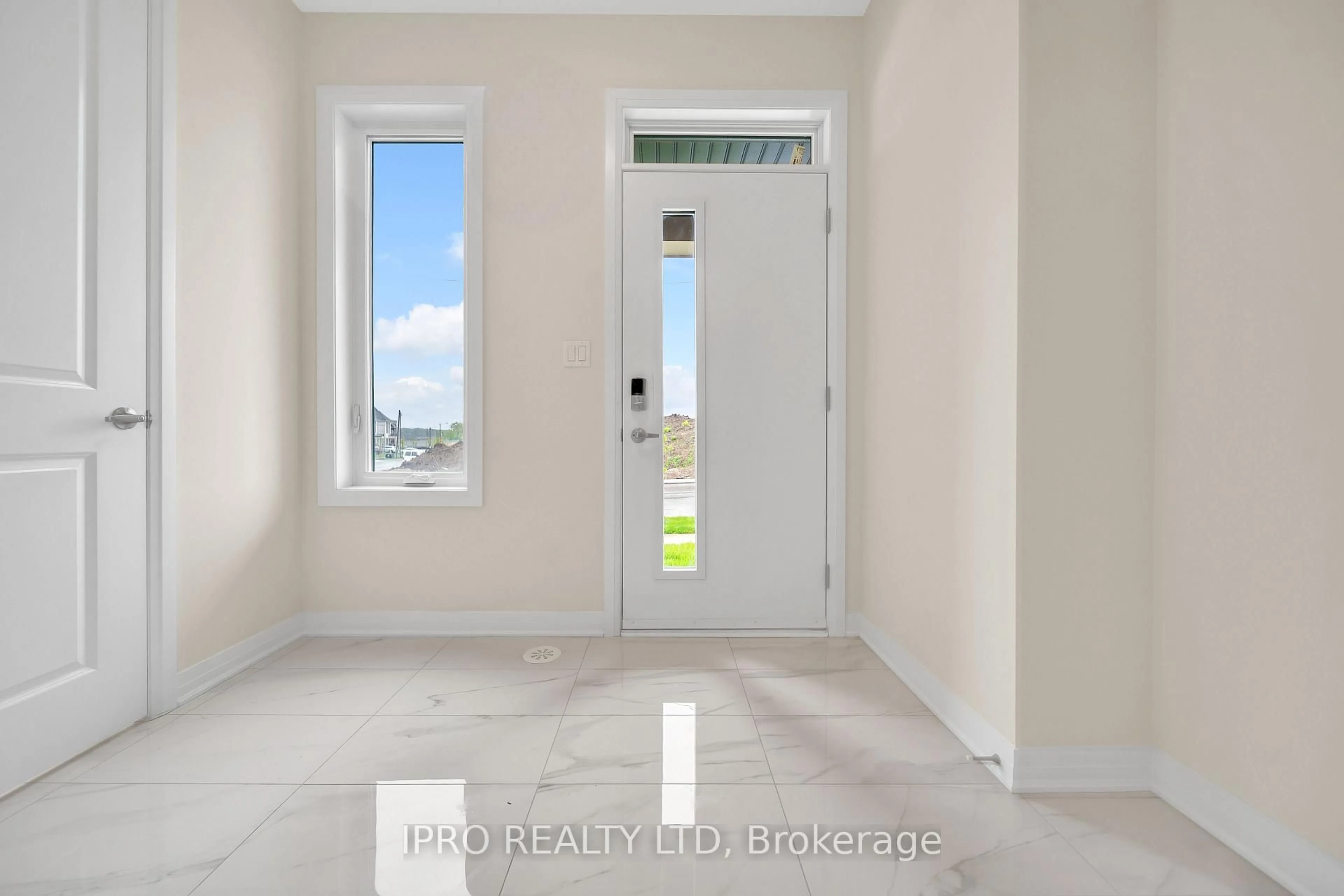 Indoor entryway for 3497 Post Rd, Oakville Ontario L6H 7W5