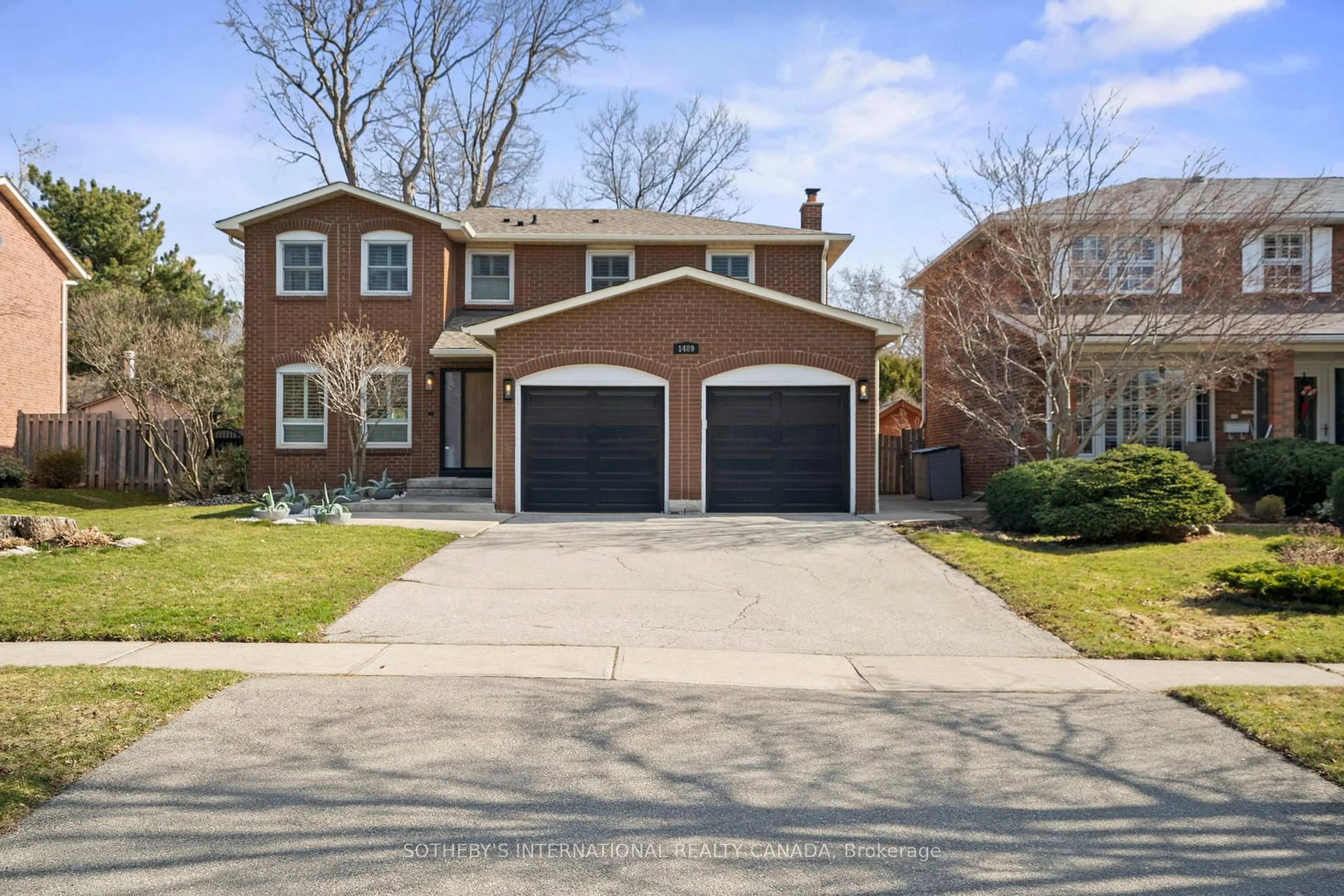 Home with brick exterior material, street for 1489 Jasmine Cres, Oakville Ontario L6H 3H2