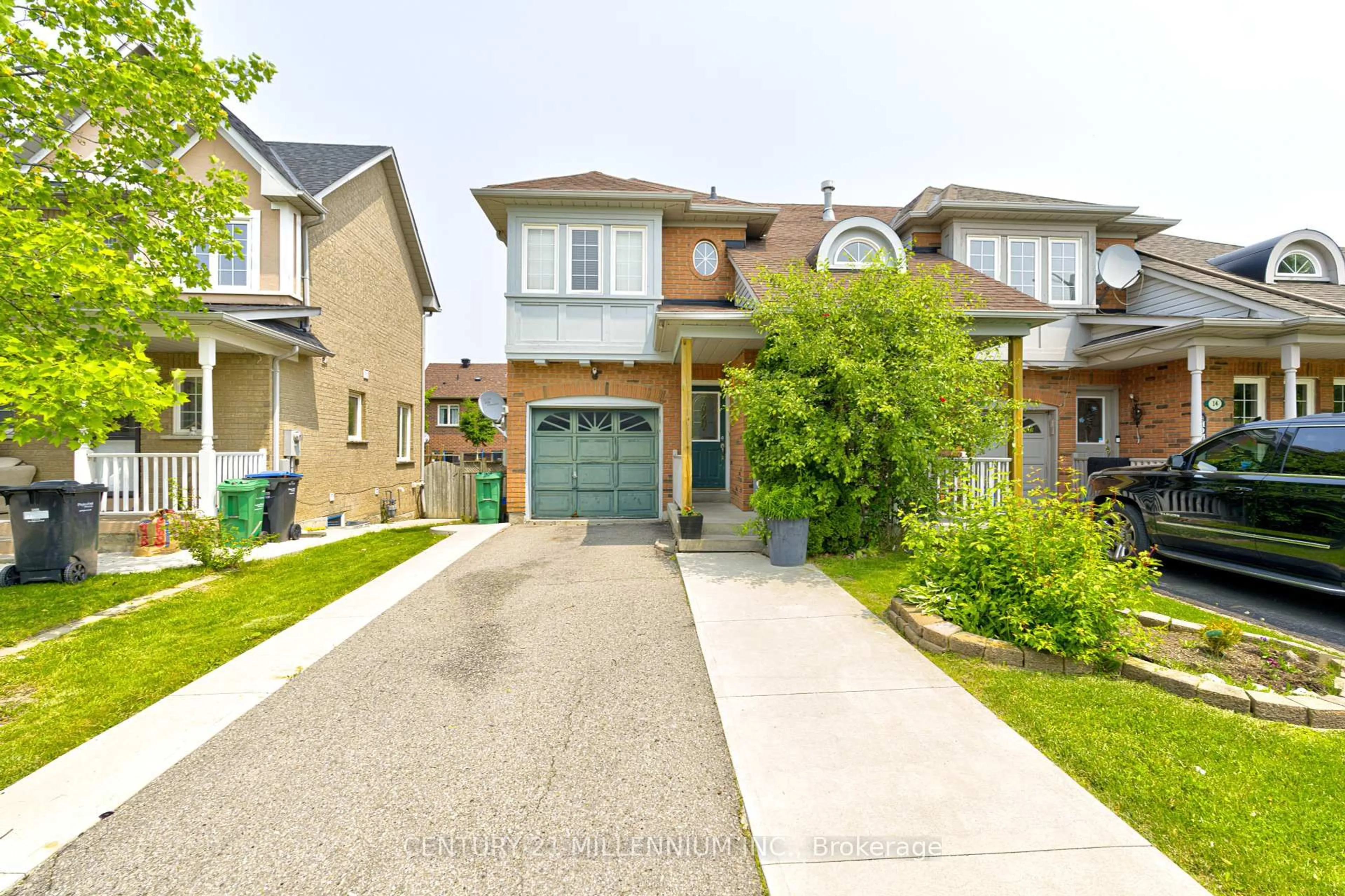 A pic from outside/outdoor area/front of a property/back of a property/a pic from drone, street for 16 Zebra Tr, Brampton Ontario L6R 2J2