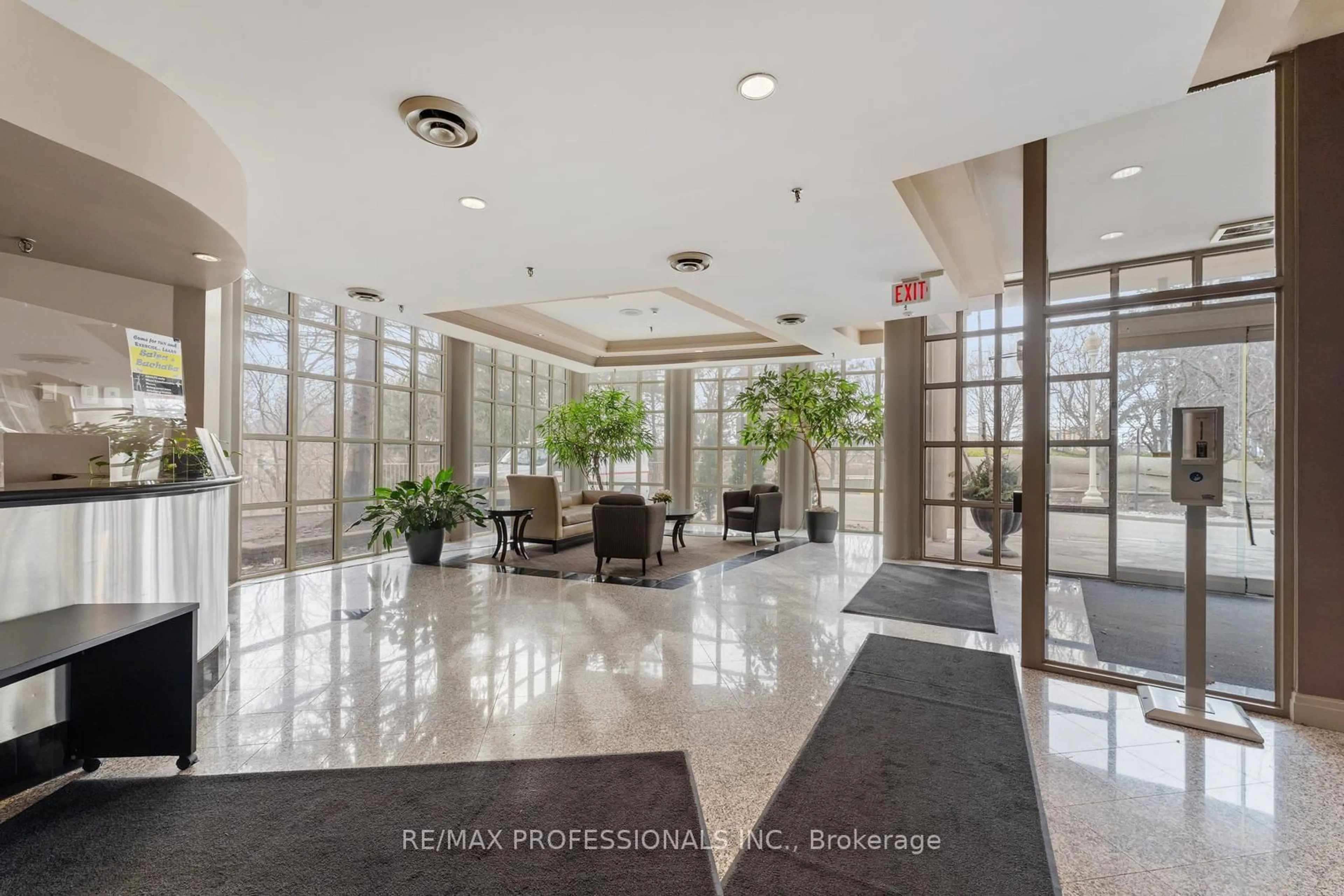 Lobby for 50 Eglinton Ave #1604, Mississauga Ontario L5R 3P5