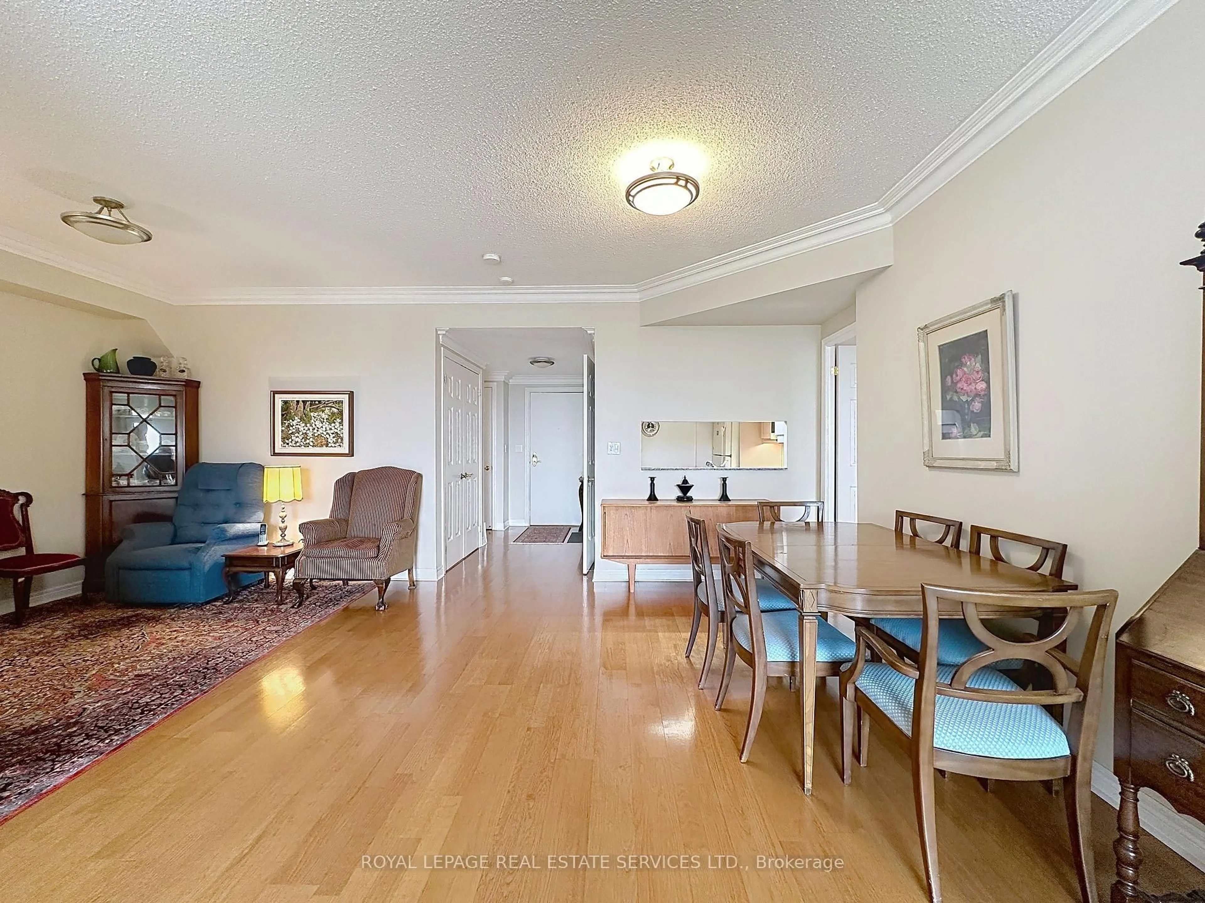 A pic of a room for 3085 Bloor St #503, Toronto Ontario M8X 1C9