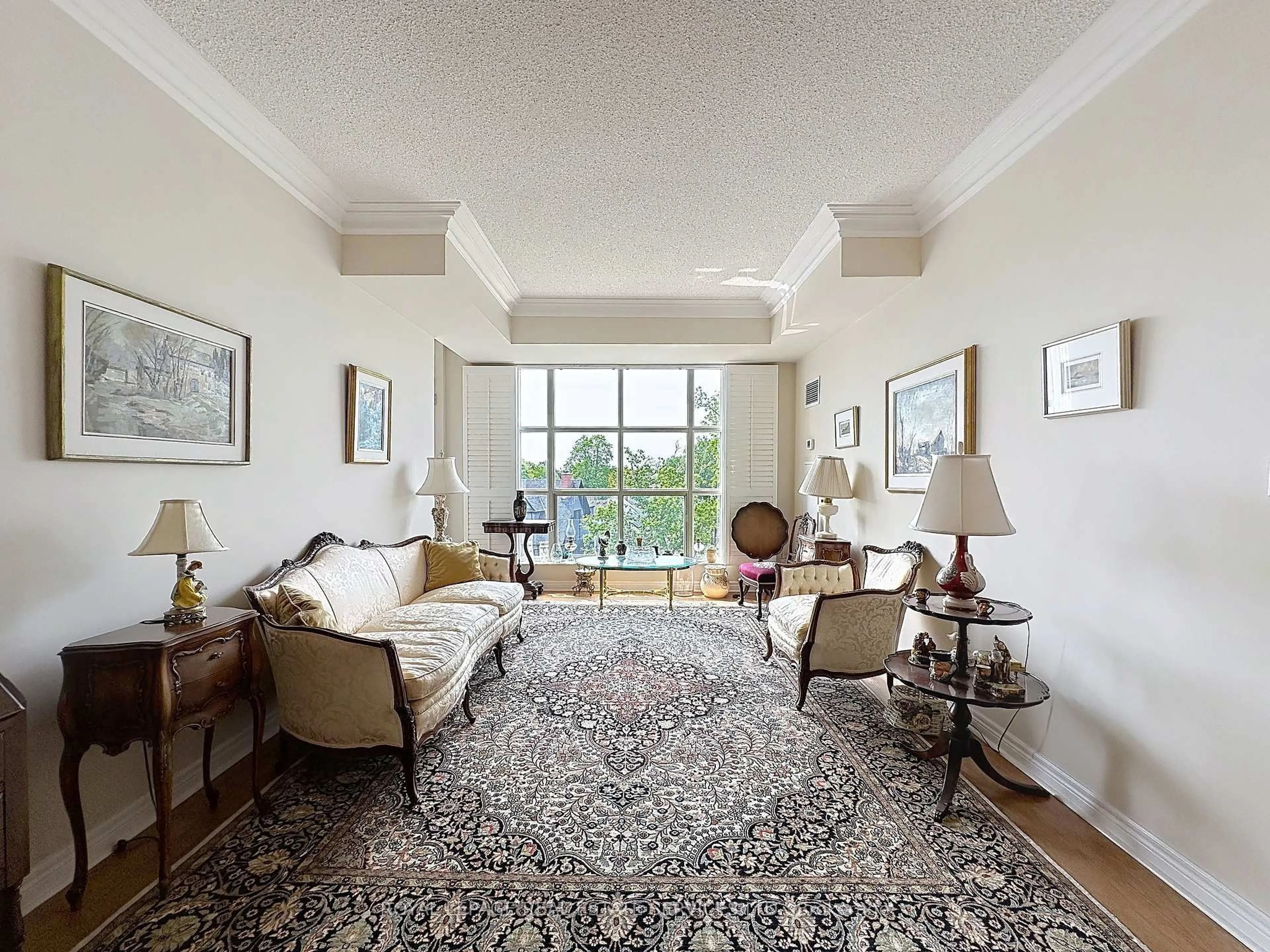 Living room with furniture, carpet floor for 3085 Bloor St #503, Toronto Ontario M8X 1C9