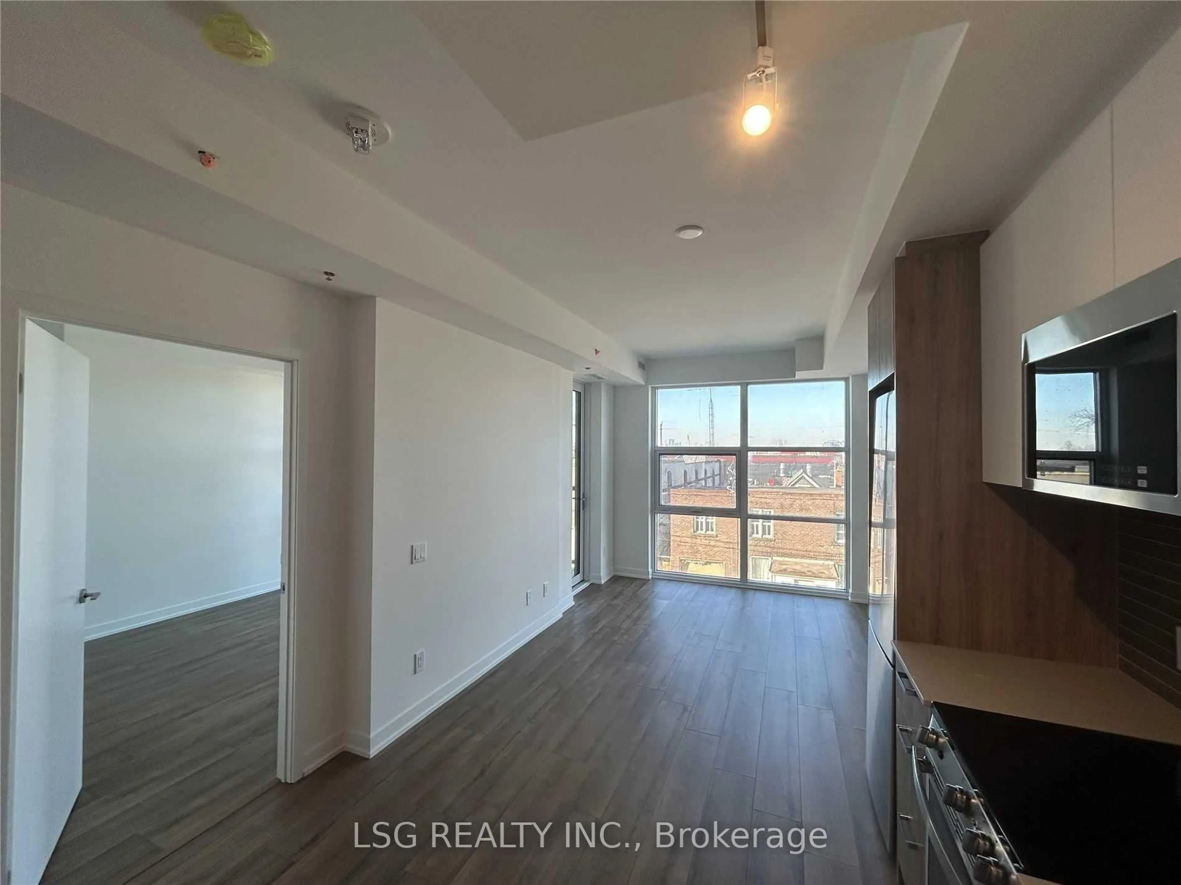 Unknown for 1787 St Clair Ave #310, Toronto Ontario M6N 0B7
