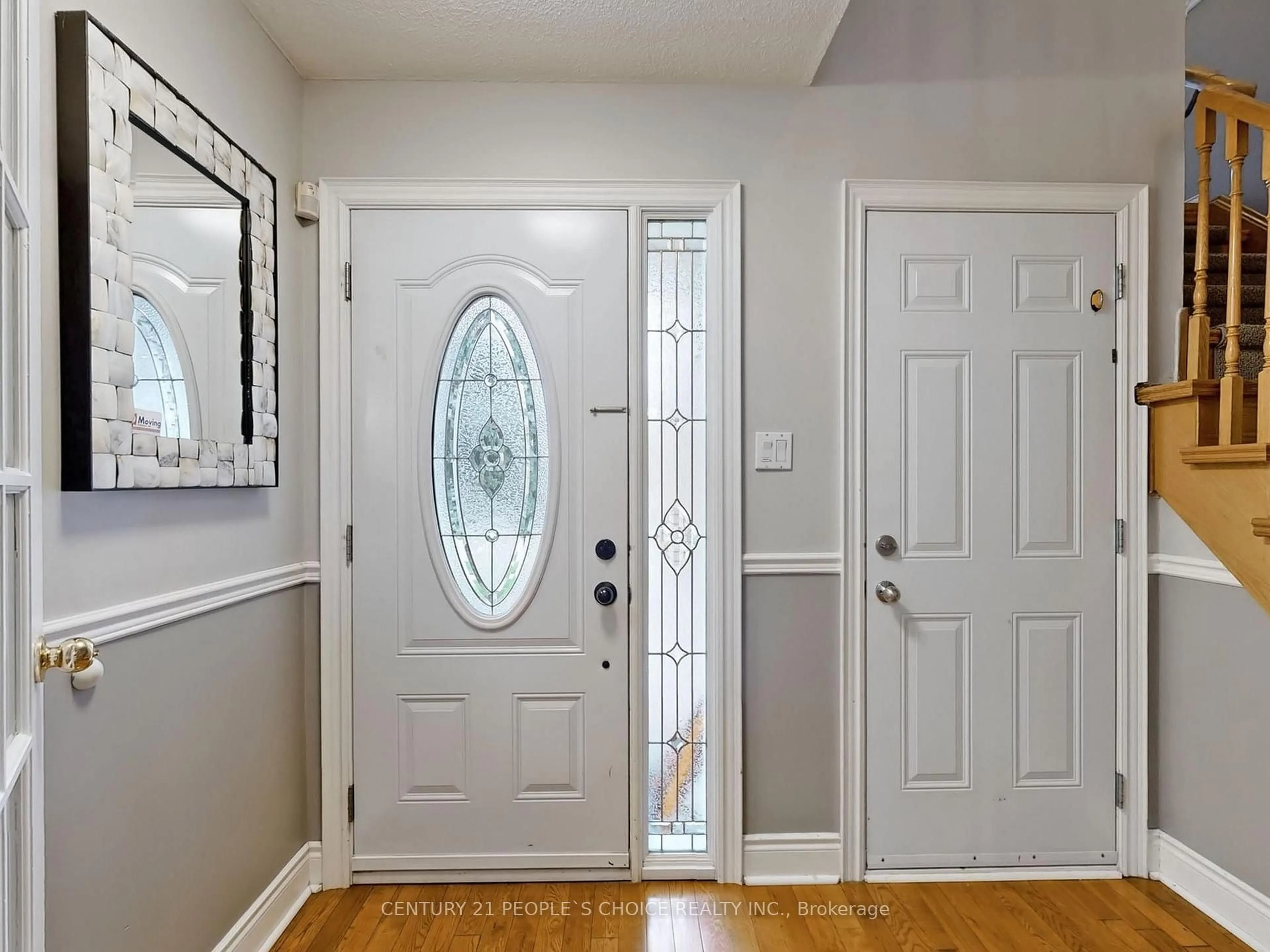 Indoor entryway for 1160 Windsor Hill Blvd, Mississauga Ontario L5V 1N9