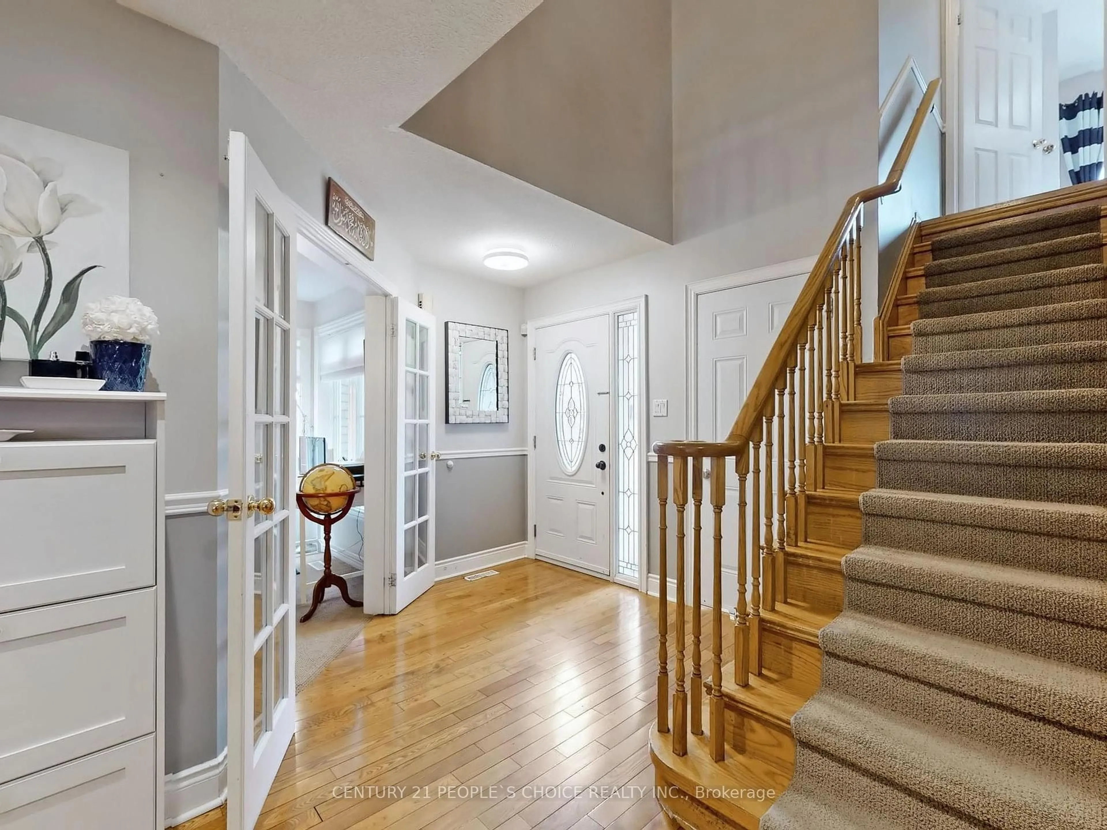 Indoor entryway for 1160 Windsor Hill Blvd, Mississauga Ontario L5V 1N9