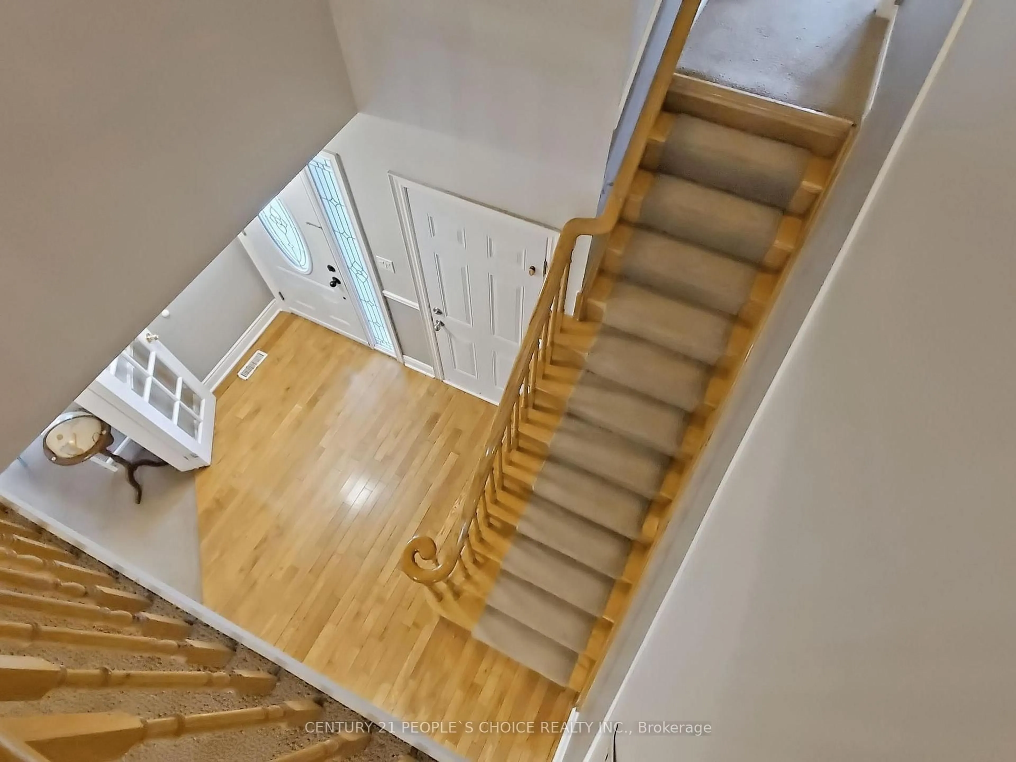 Stairs for 1160 Windsor Hill Blvd, Mississauga Ontario L5V 1N9