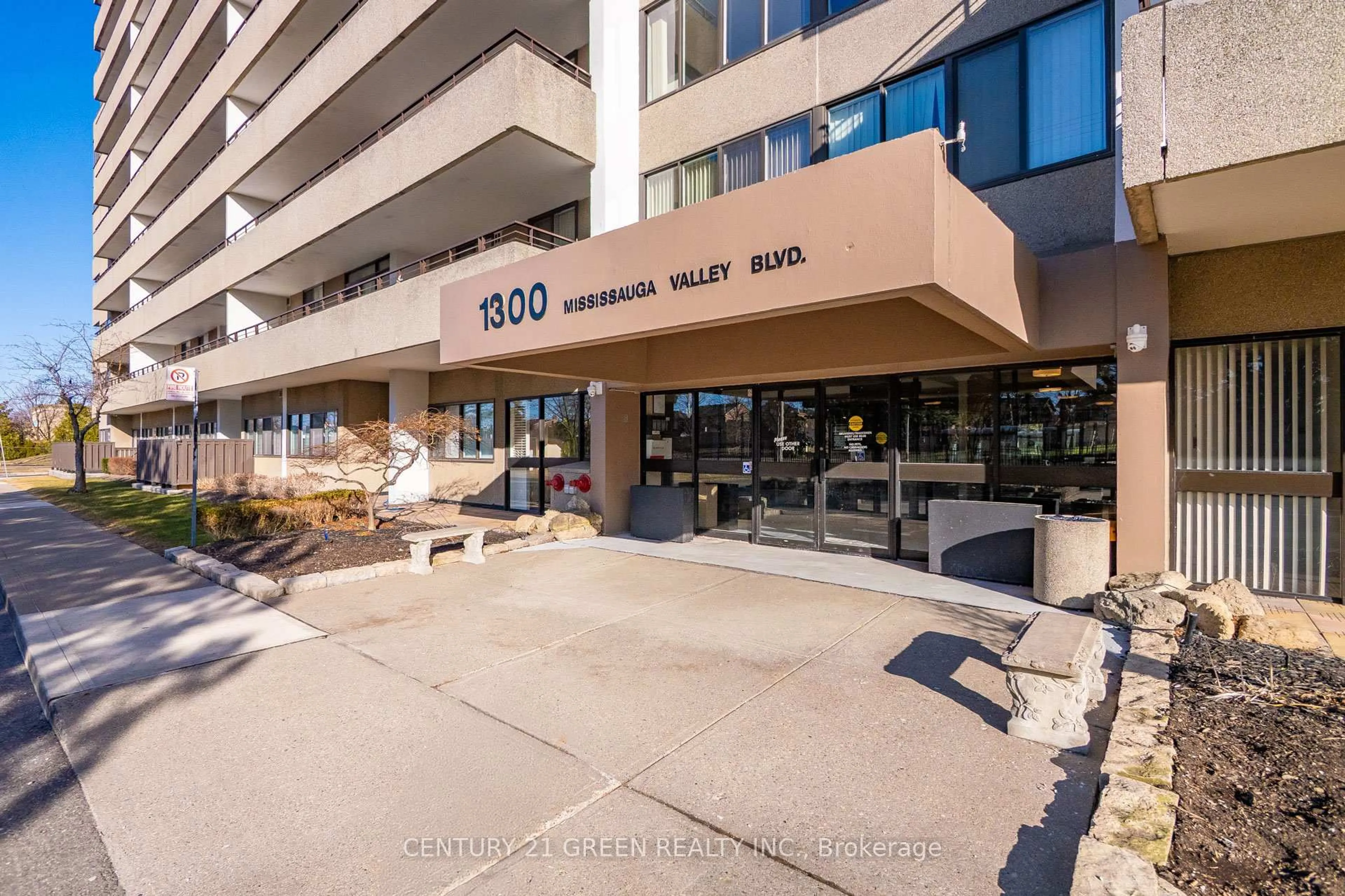Unknown for 1300 Mississauga Valley Blvd #1011, Mississauga Ontario L5A 3S8