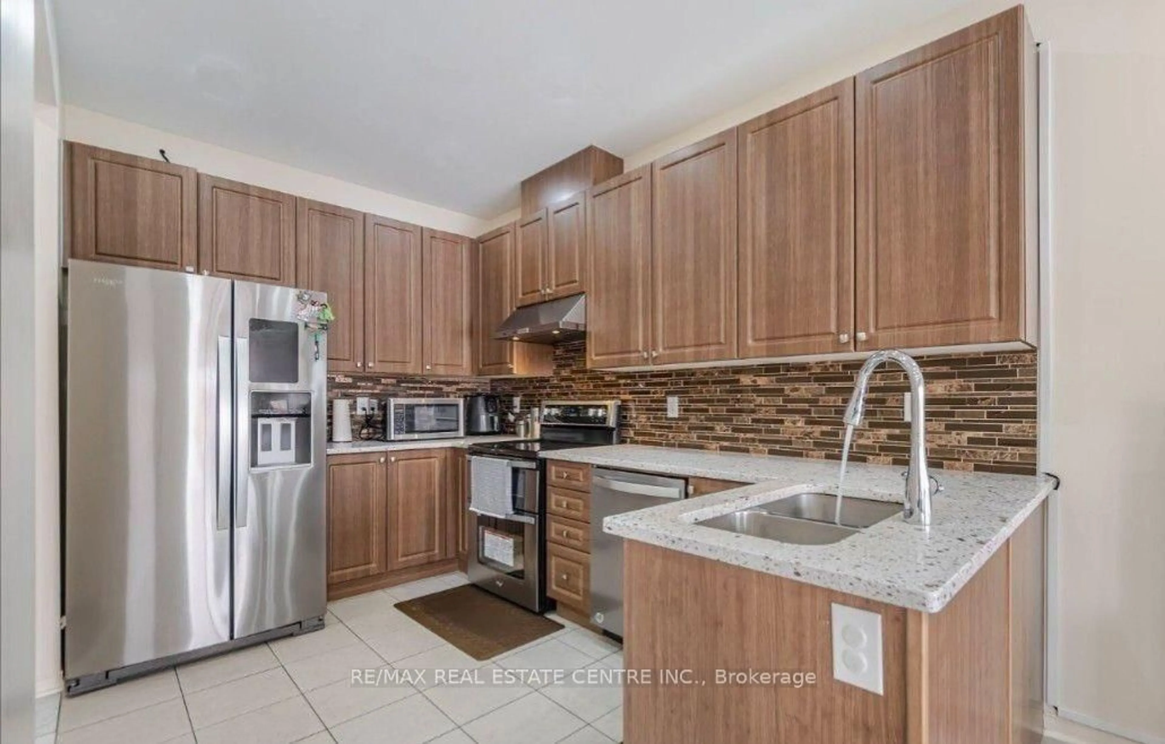 Unknown for 14 Gulfbrook Circ, Brampton Ontario L6Z 0G4