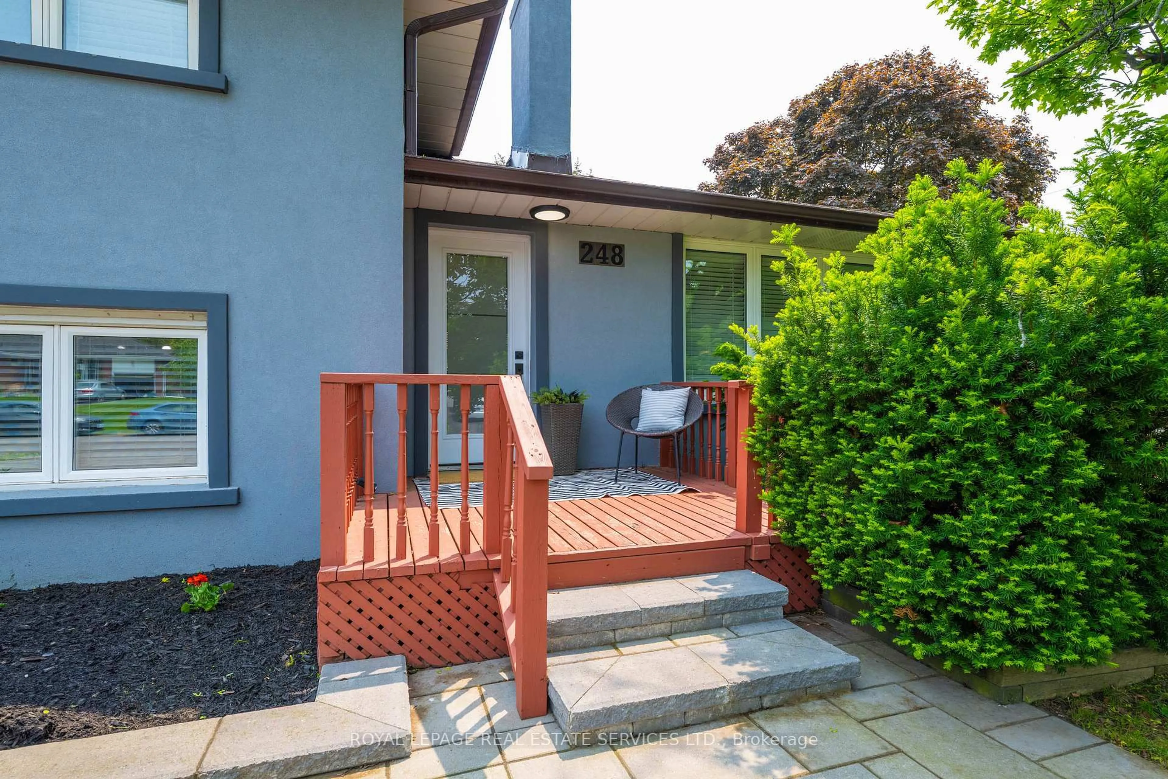 Patio, street for 248 Wales Cres, Oakville Ontario L6L 3X7