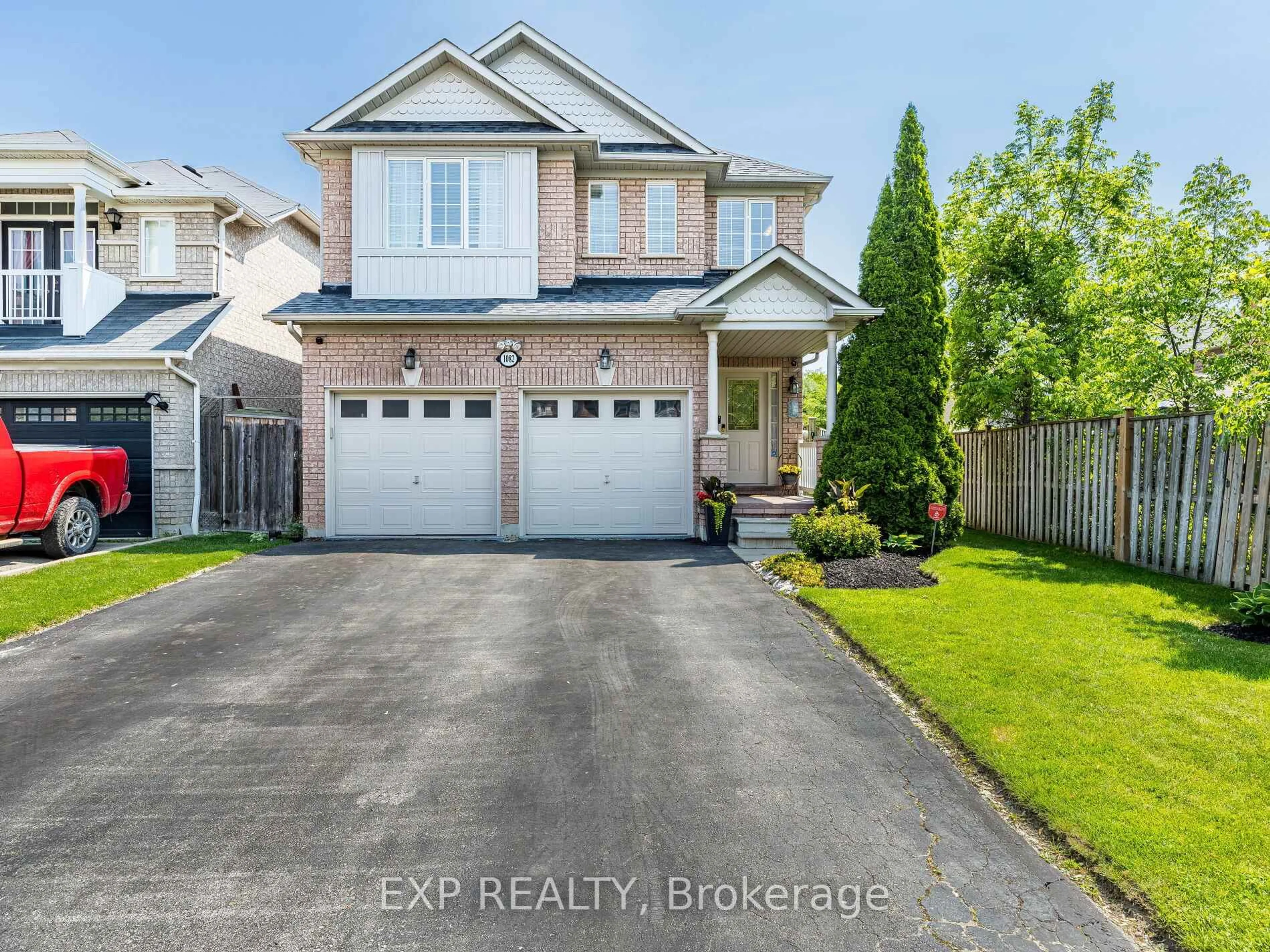 Unknown for 1082 Knotty Pine Grve, Mississauga Ontario L5W 1J6