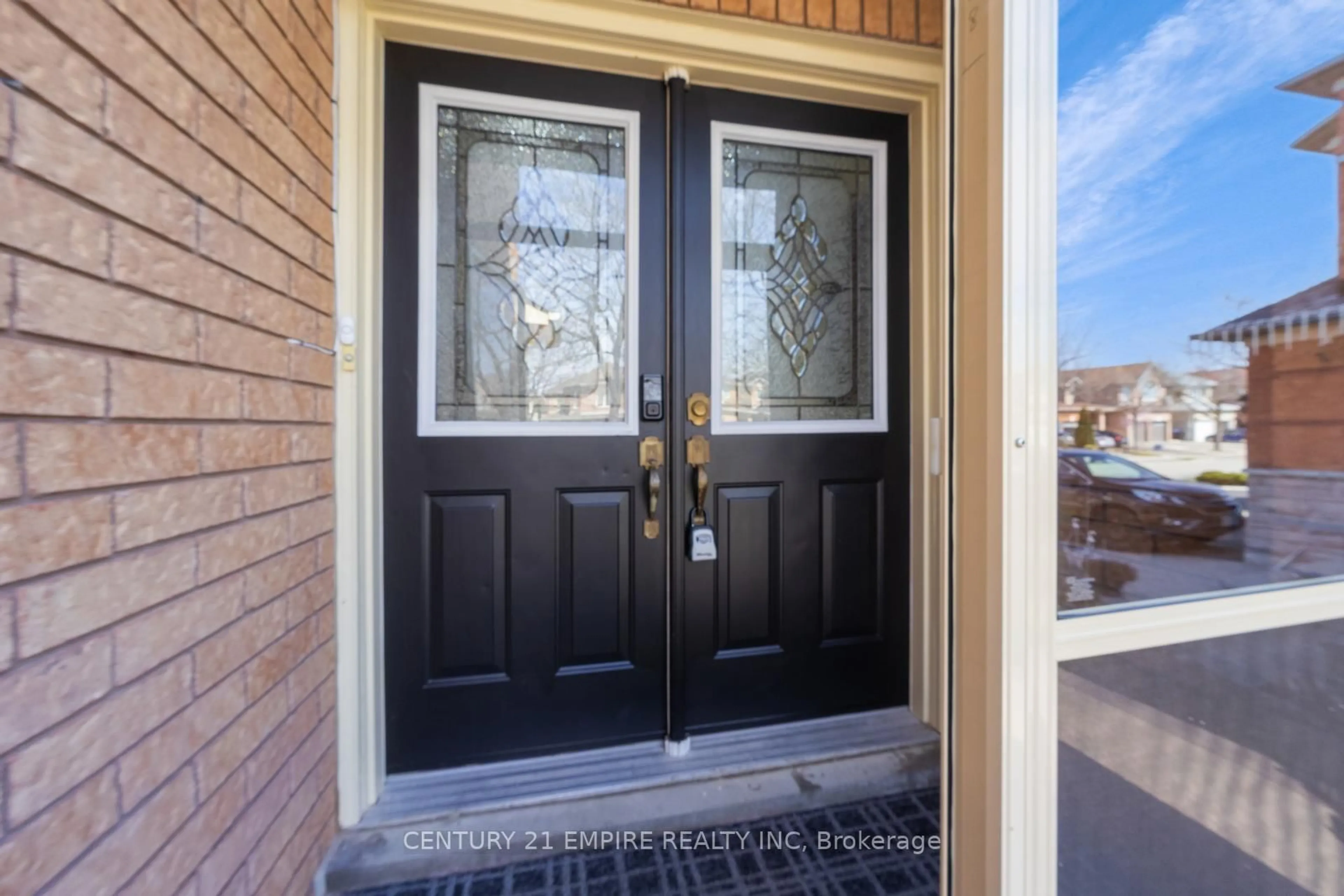 Indoor entryway for 30 Golden Eagle Rd, Brampton Ontario L6R 1Z4
