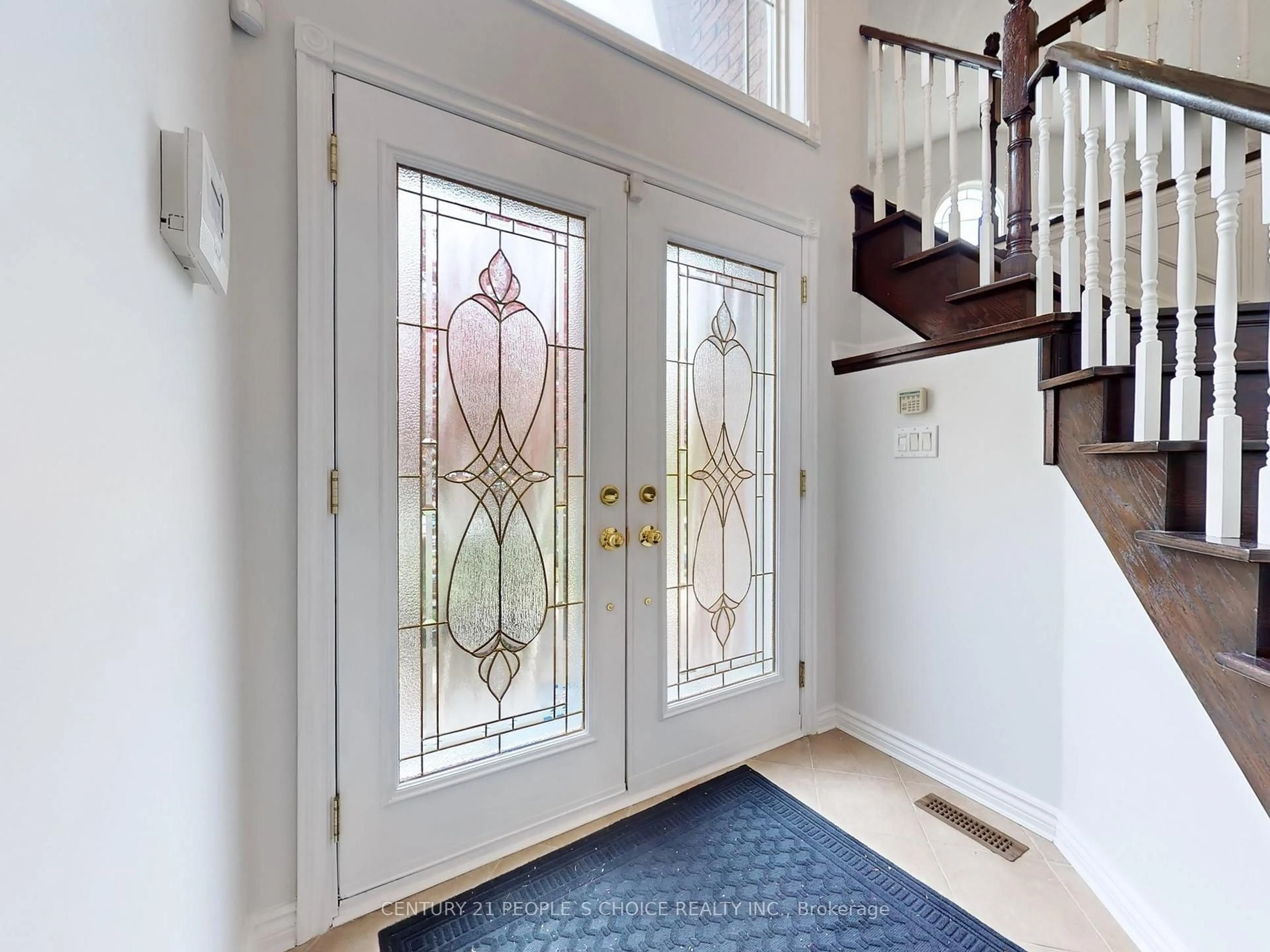Indoor entryway for 5972 Aquarius Crt, Mississauga Ontario L5M 4Z9