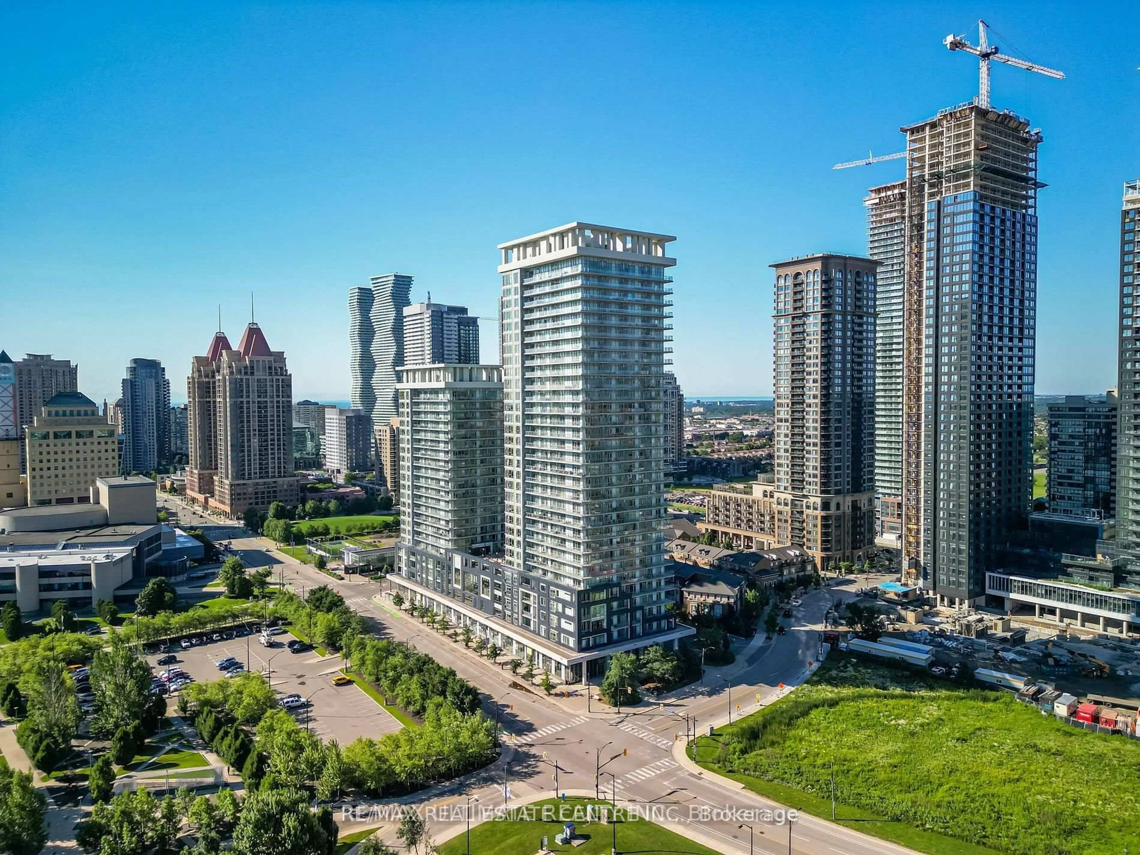 A pic from outside/outdoor area/front of a property/back of a property/a pic from drone, city buildings view from balcony for 360 Square One Dr #1711, Mississauga Ontario L5B 0E6