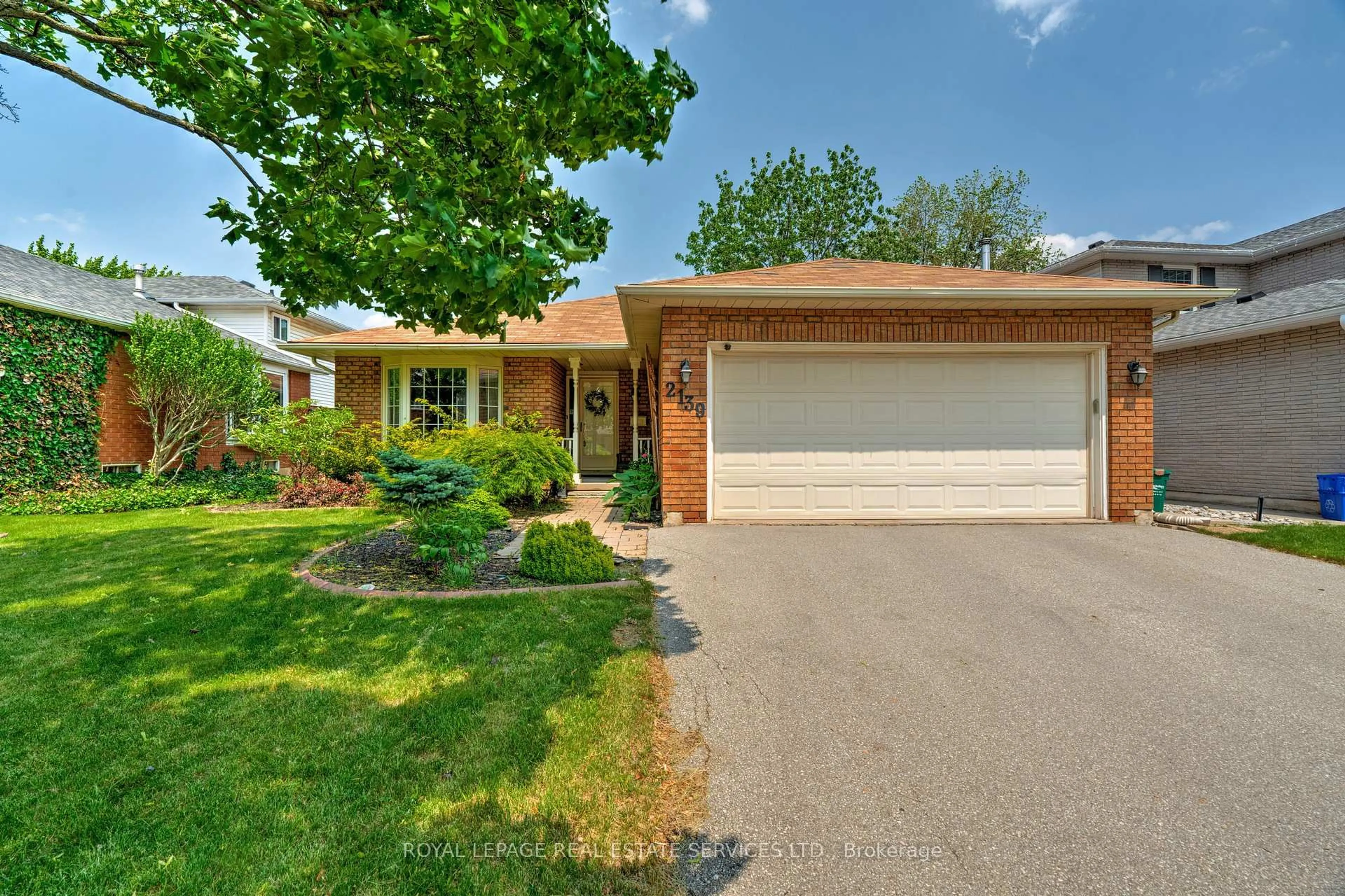 Home with brick exterior material, street for 2139 Marc Lane, Burlington Ontario L7M 3P7