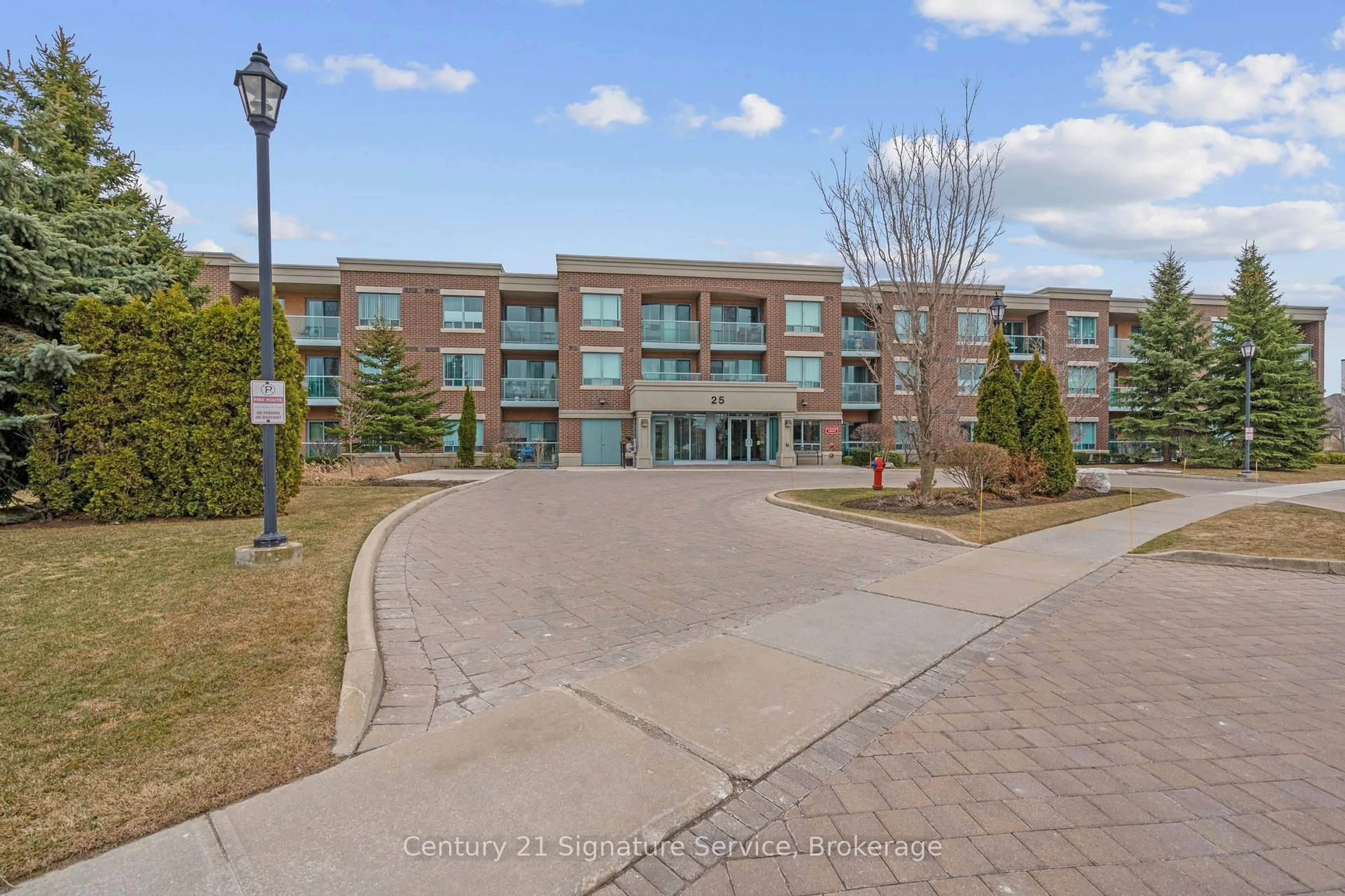 Patio, street for 25 Via Rosedale Way #212, Brampton Ontario L6R 3J8