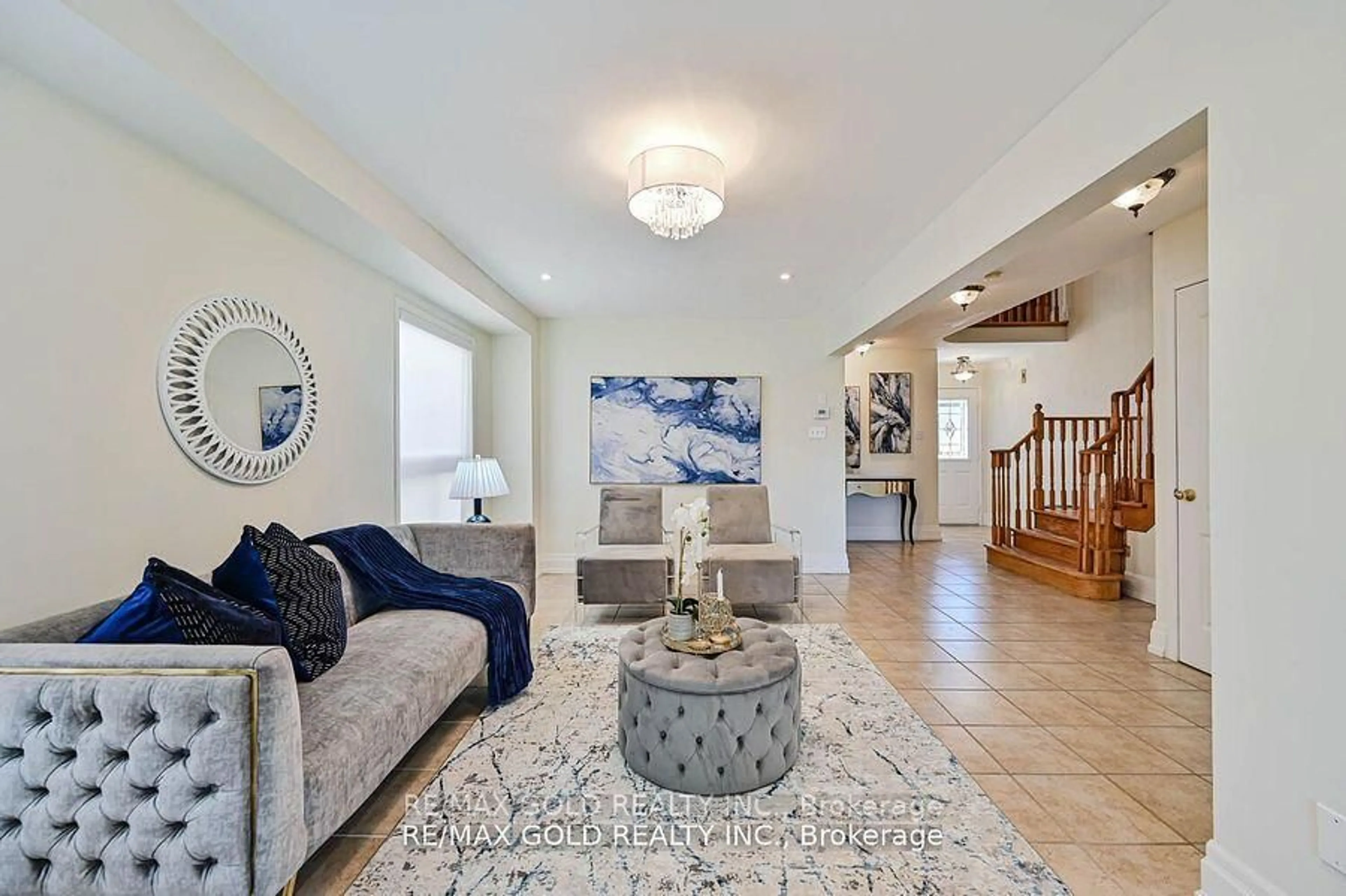 Living room with furniture, unknown for 8 Willow Park Dr, Brampton Ontario L6R 2M9