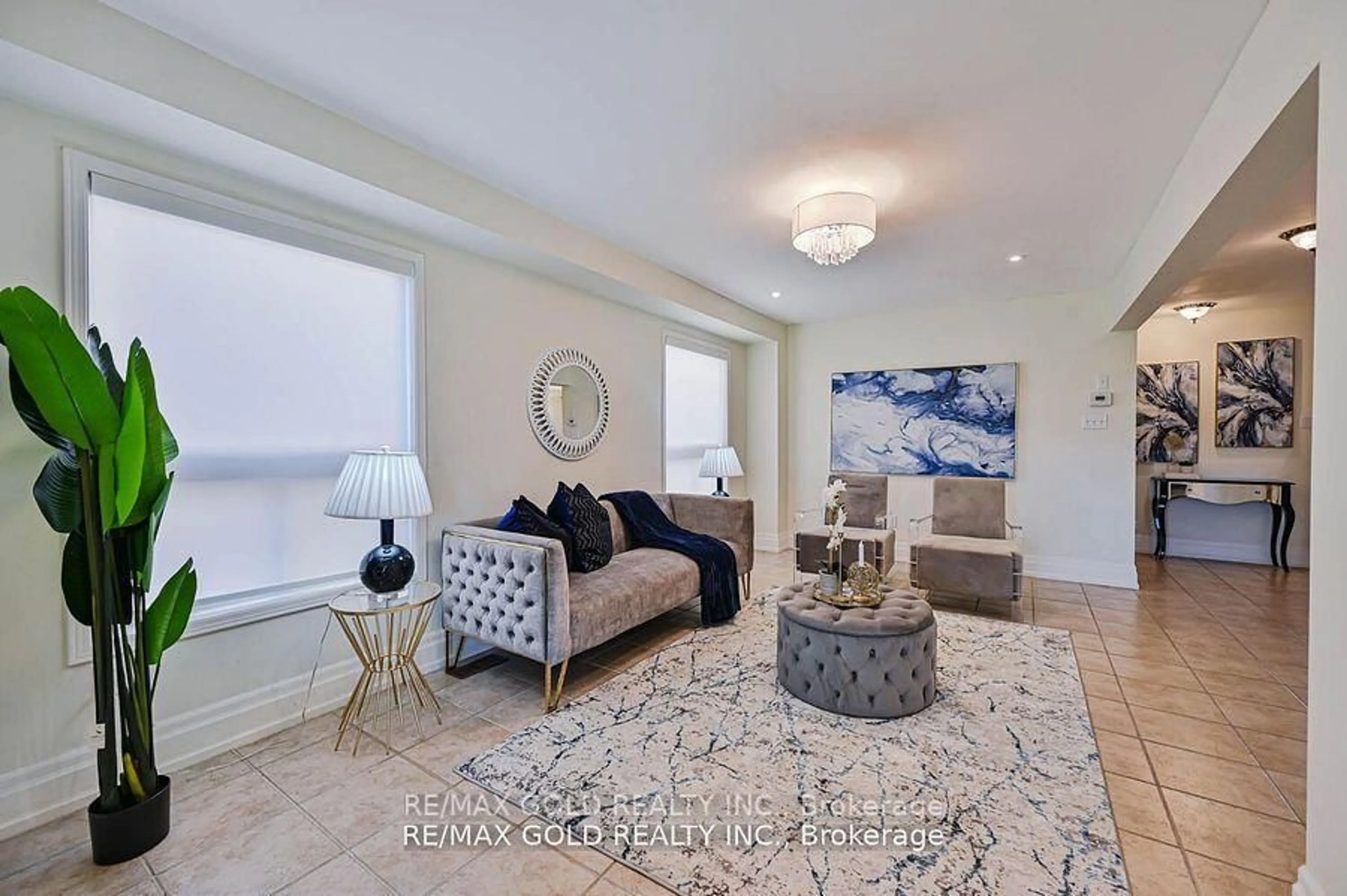 Living room with furniture, unknown for 8 Willow Park Dr, Brampton Ontario L6R 2M9