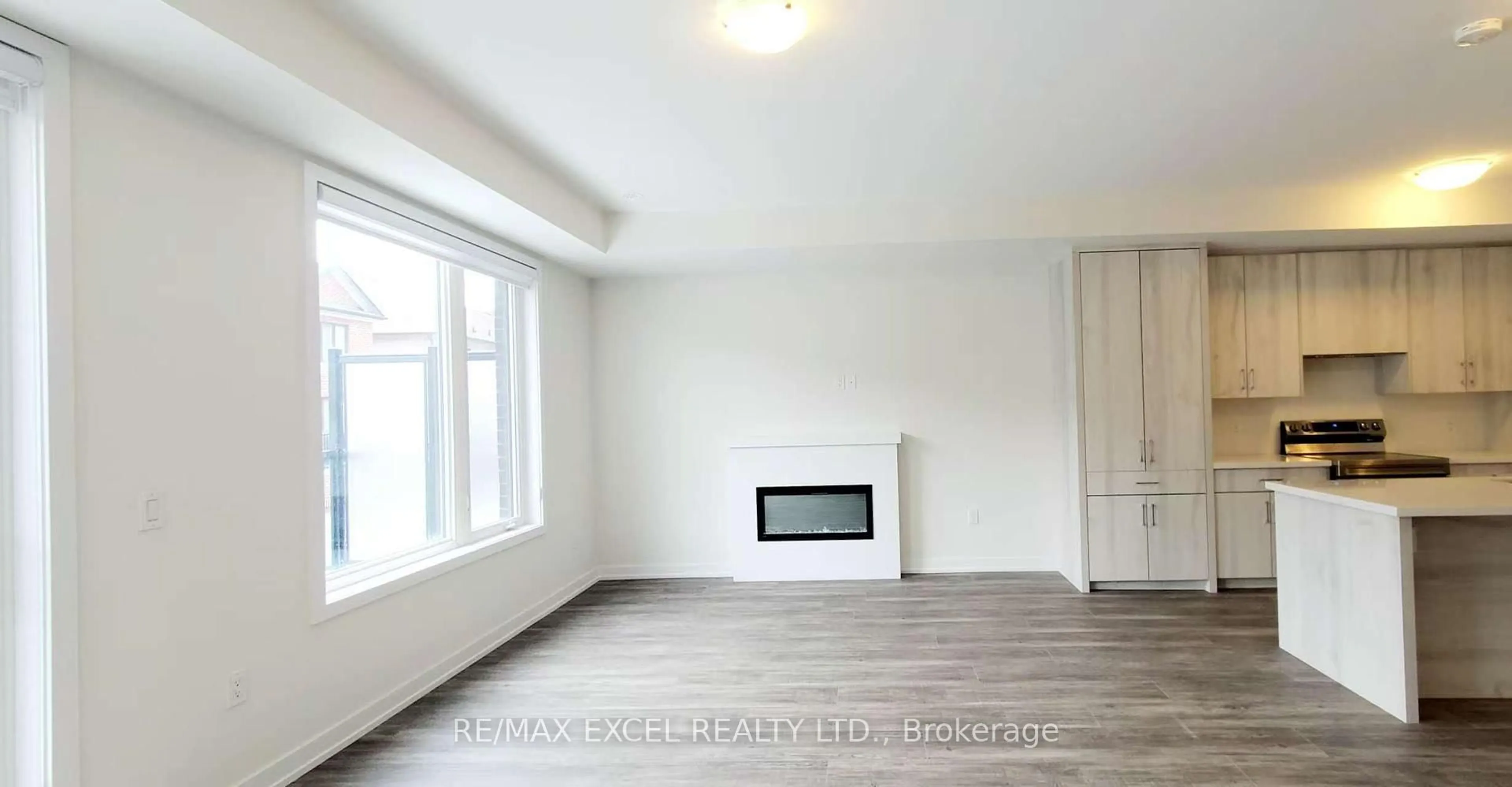A pic of a room for 1359 Kobzar Dr, Oakville Ontario L6M 5P3