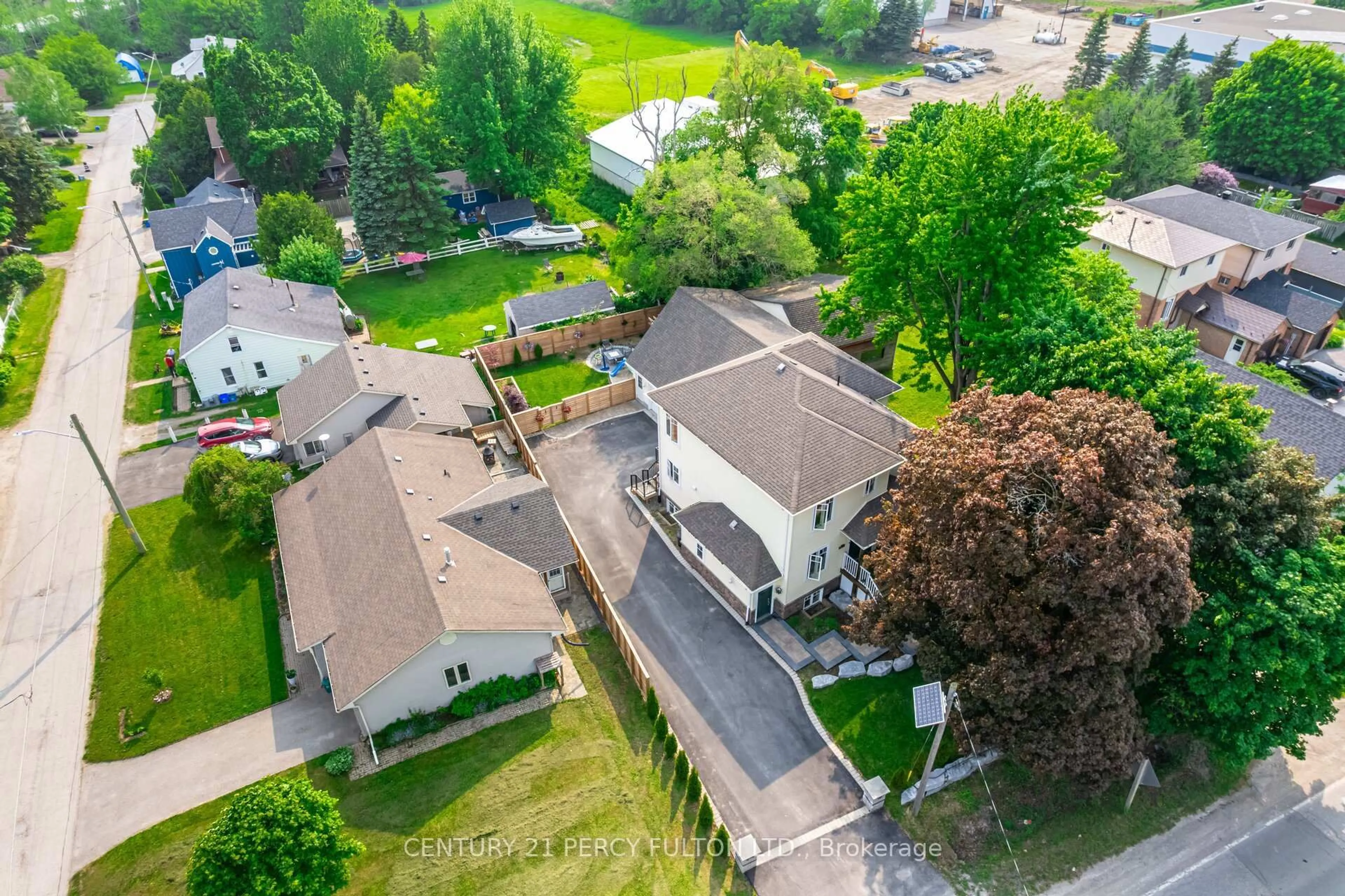A pic from outside/outdoor area/front of a property/back of a property/a pic from drone, street for 210 Main St, Halton Hills Ontario L7J 1W9