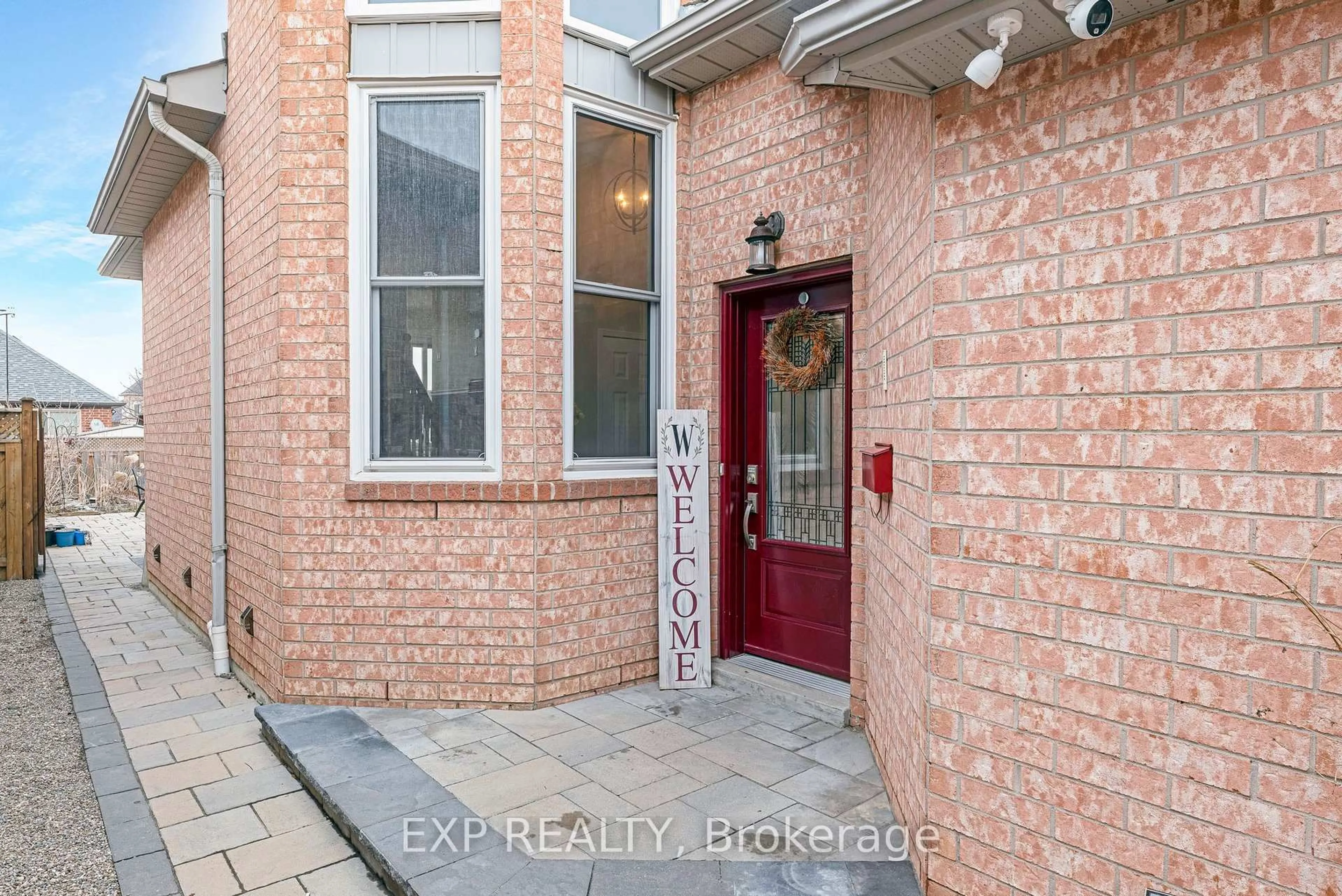 Indoor entryway for 19 Silkwood Cres, Brampton Ontario L6X 4L1