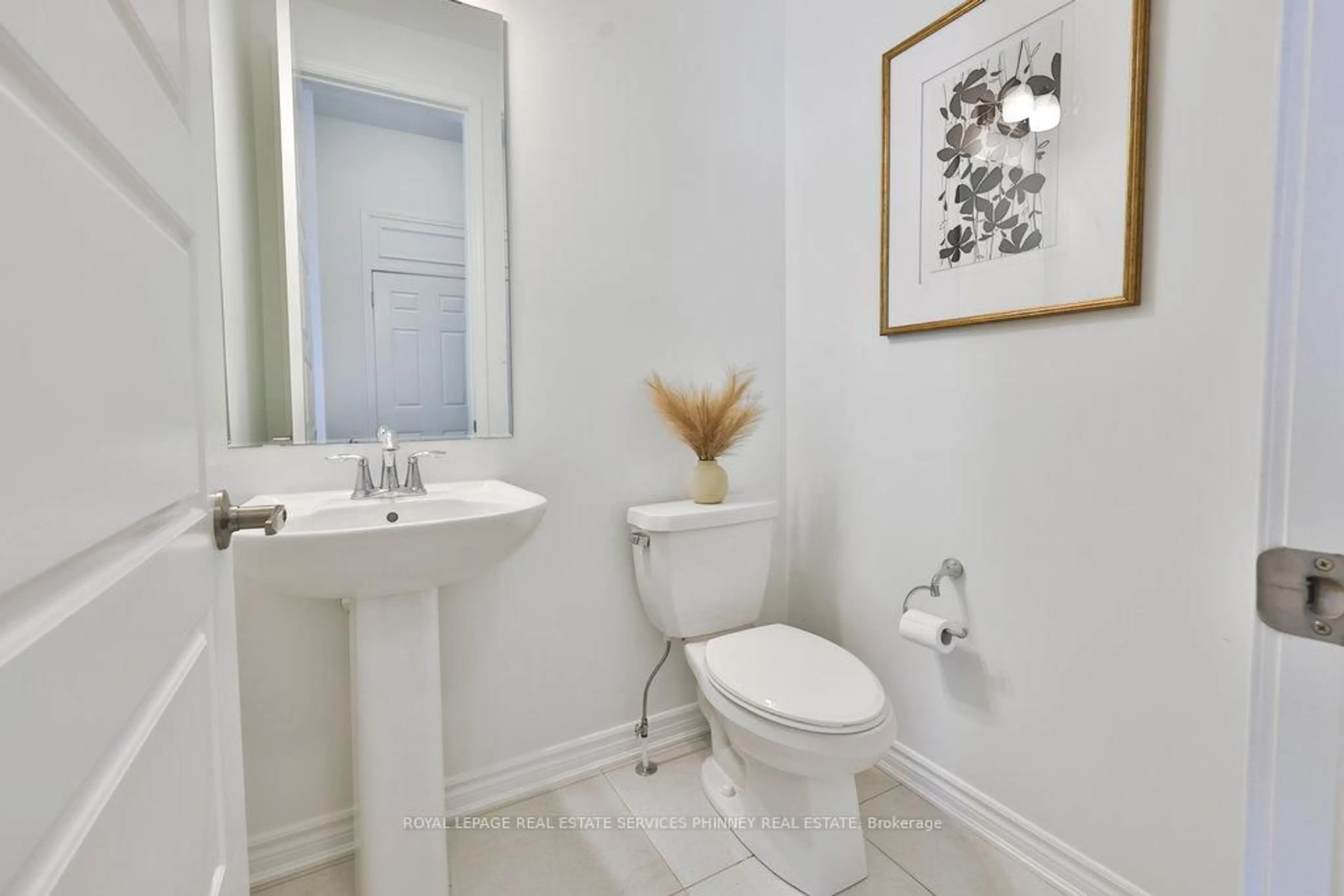 Standard bathroom, ceramic/tile floor for 1200 Anson Gate, Oakville Ontario L6H 3Z9