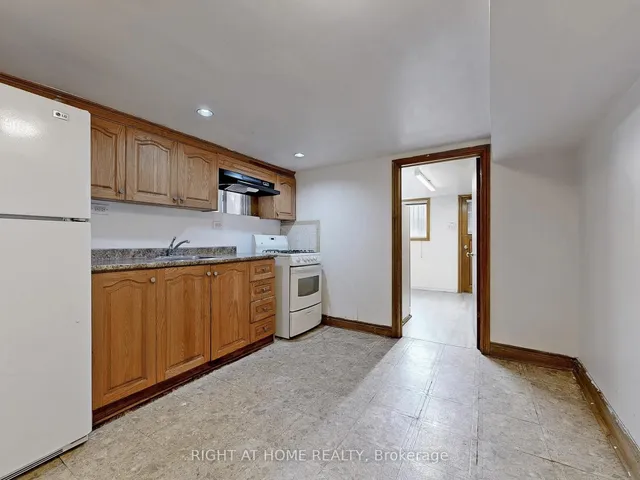 Additional image 7 of 1072 Dufferin St