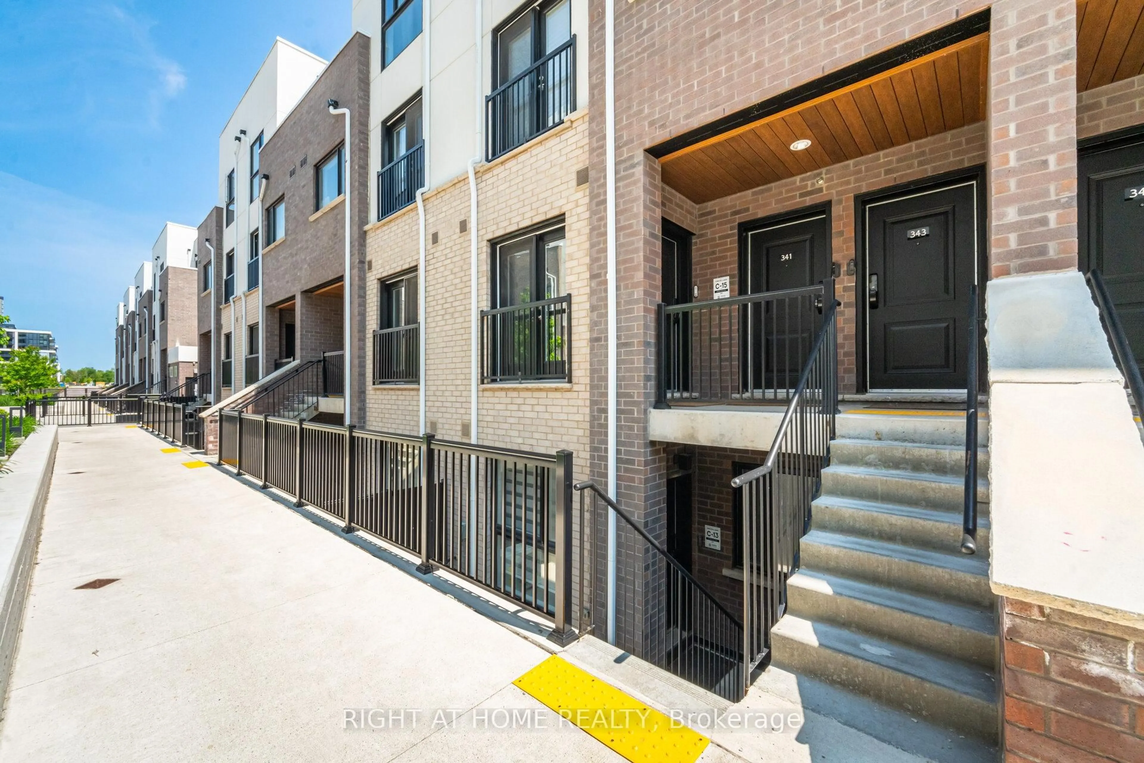 Patio, street for 349 Wheat Boom Dr #343, Oakville Ontario L6H 7X5