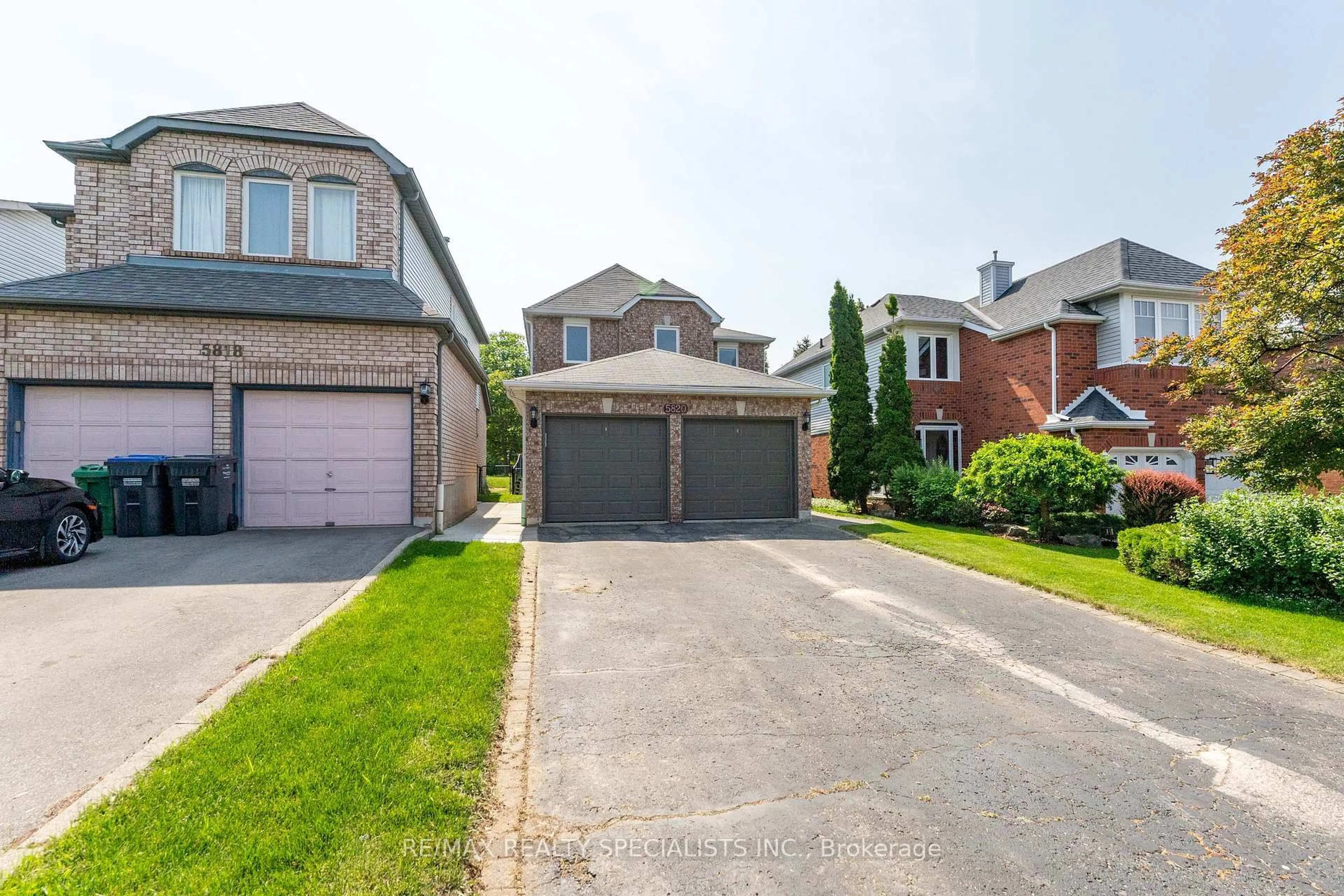 Unknown for 5820 Tayside Cres, Mississauga Ontario L5M 5J6