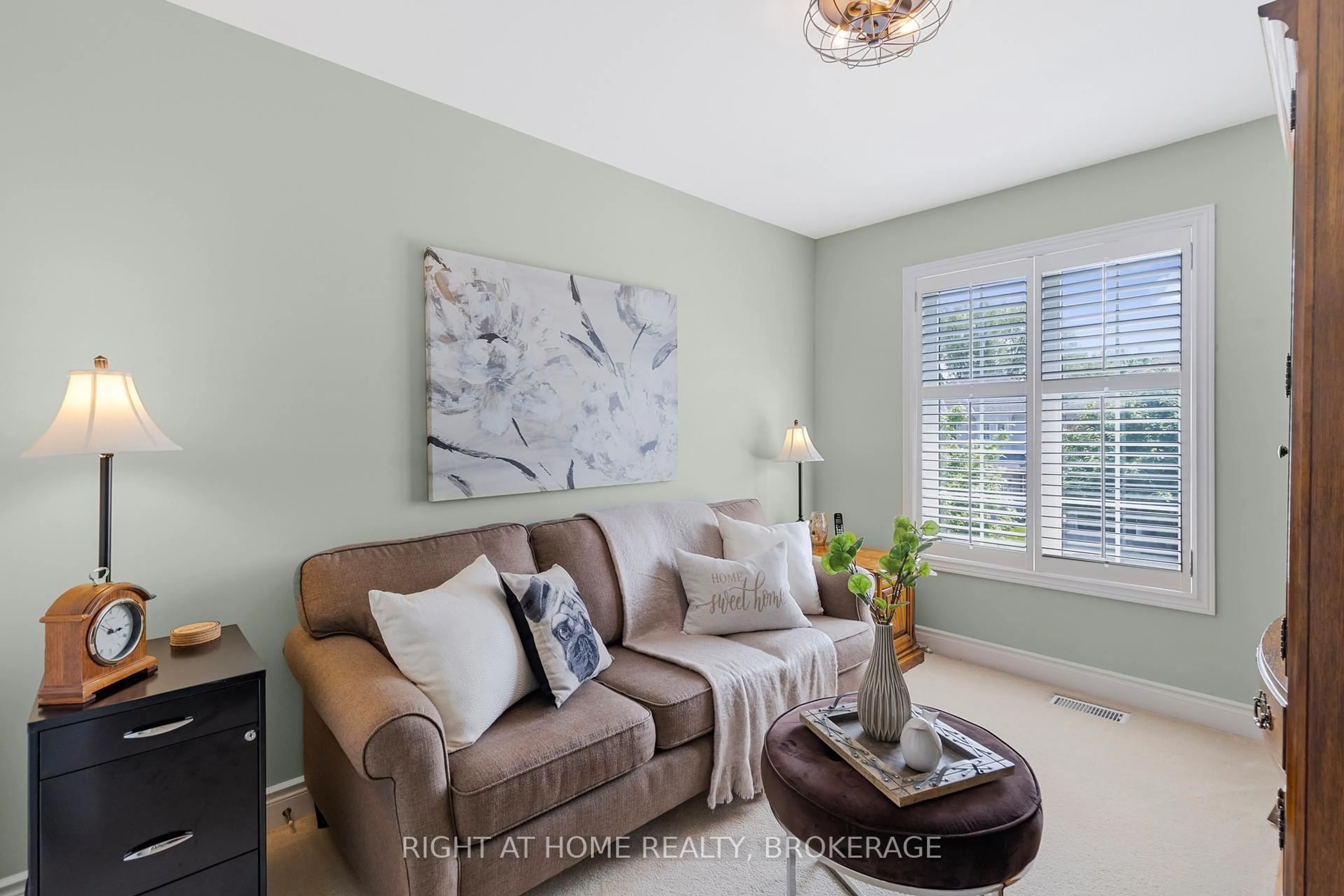 Living room with furniture, unknown for 3399 Hayhurst Cres, Oakville Ontario L6L 6W9