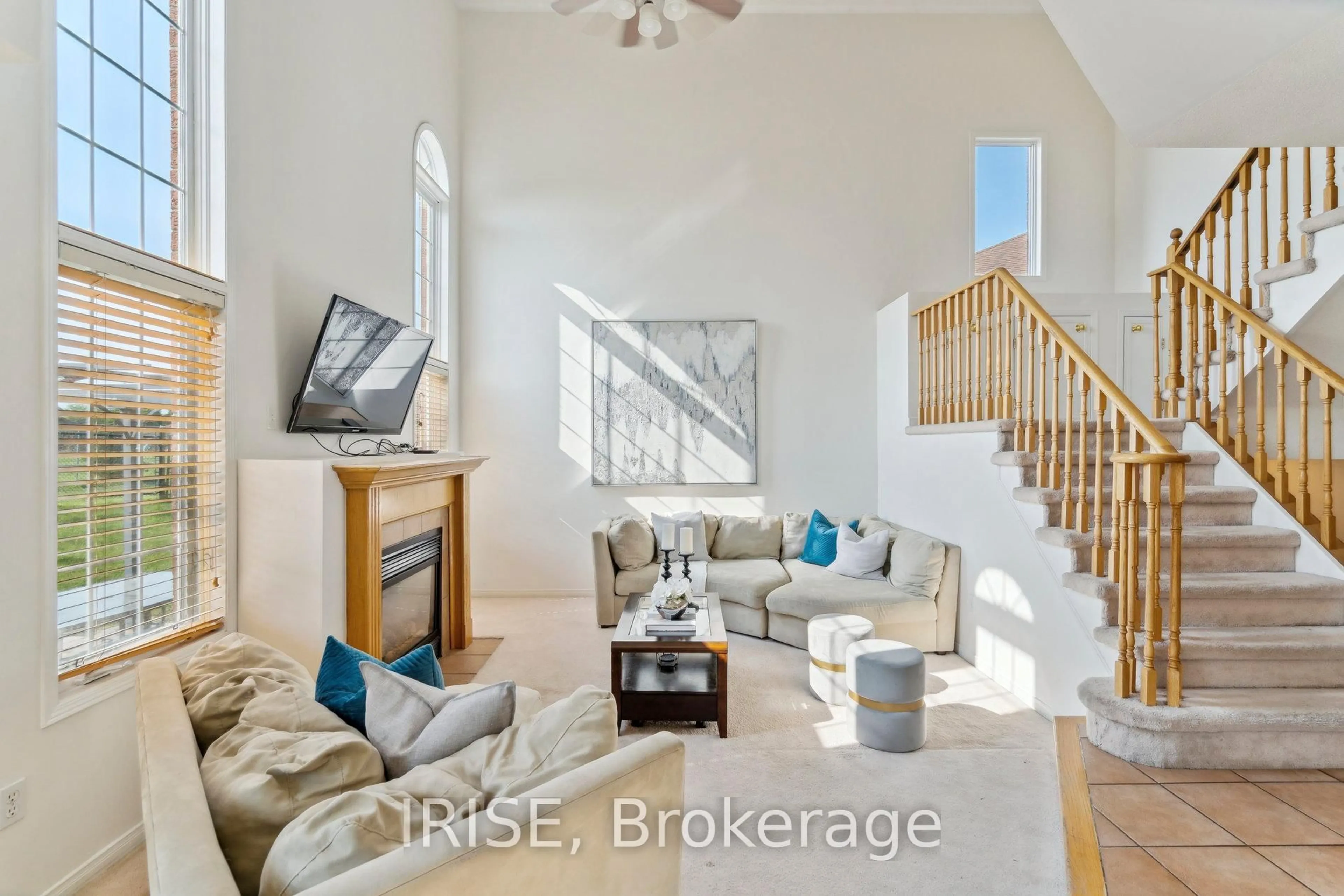 Living room with furniture, unknown for 40 Baccarat Cres, Brampton Ontario L7A 1K7