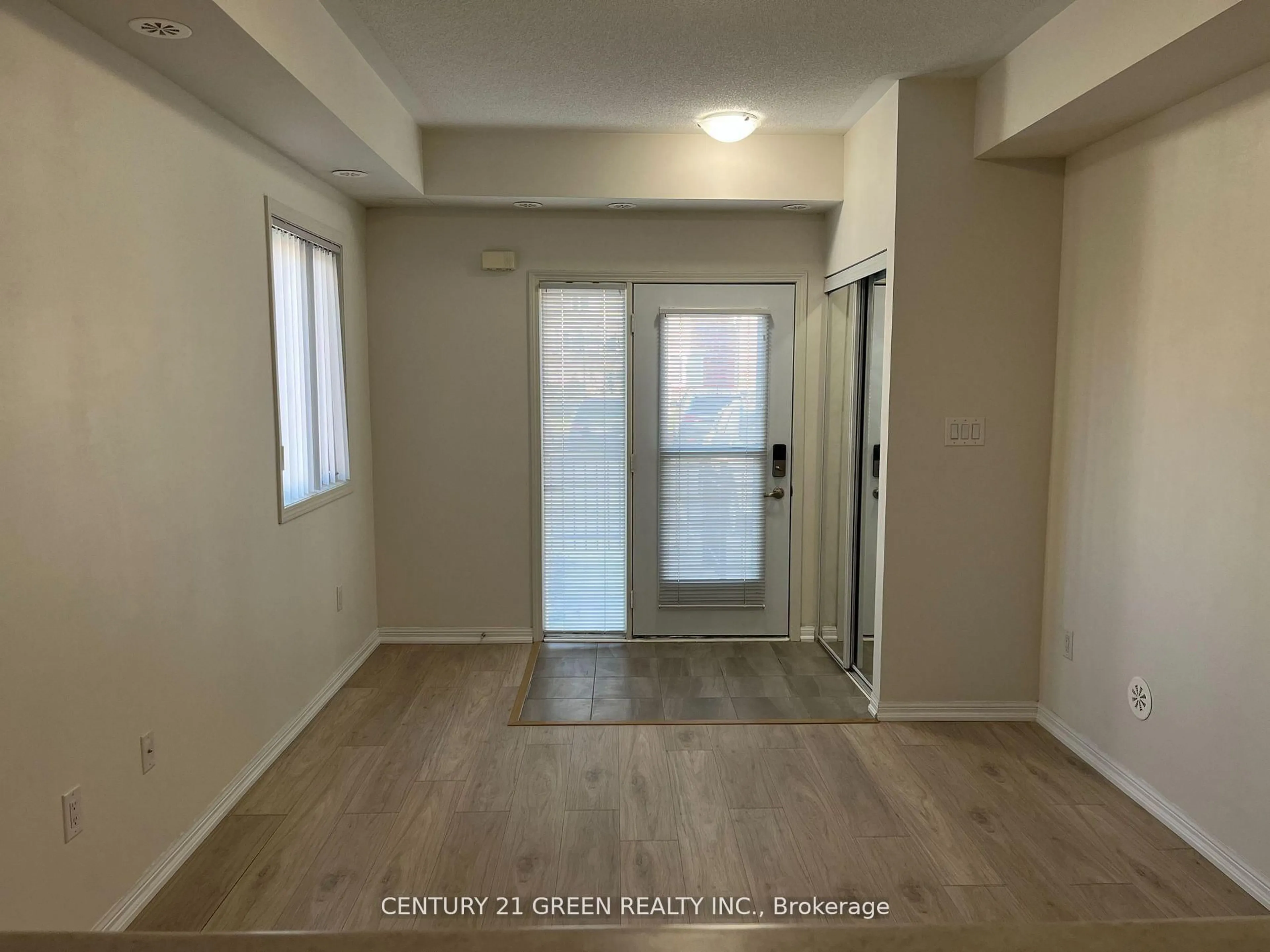 Indoor entryway for 250 Sunny Meadow Blvd #310, Brampton Ontario L6R 3Y6