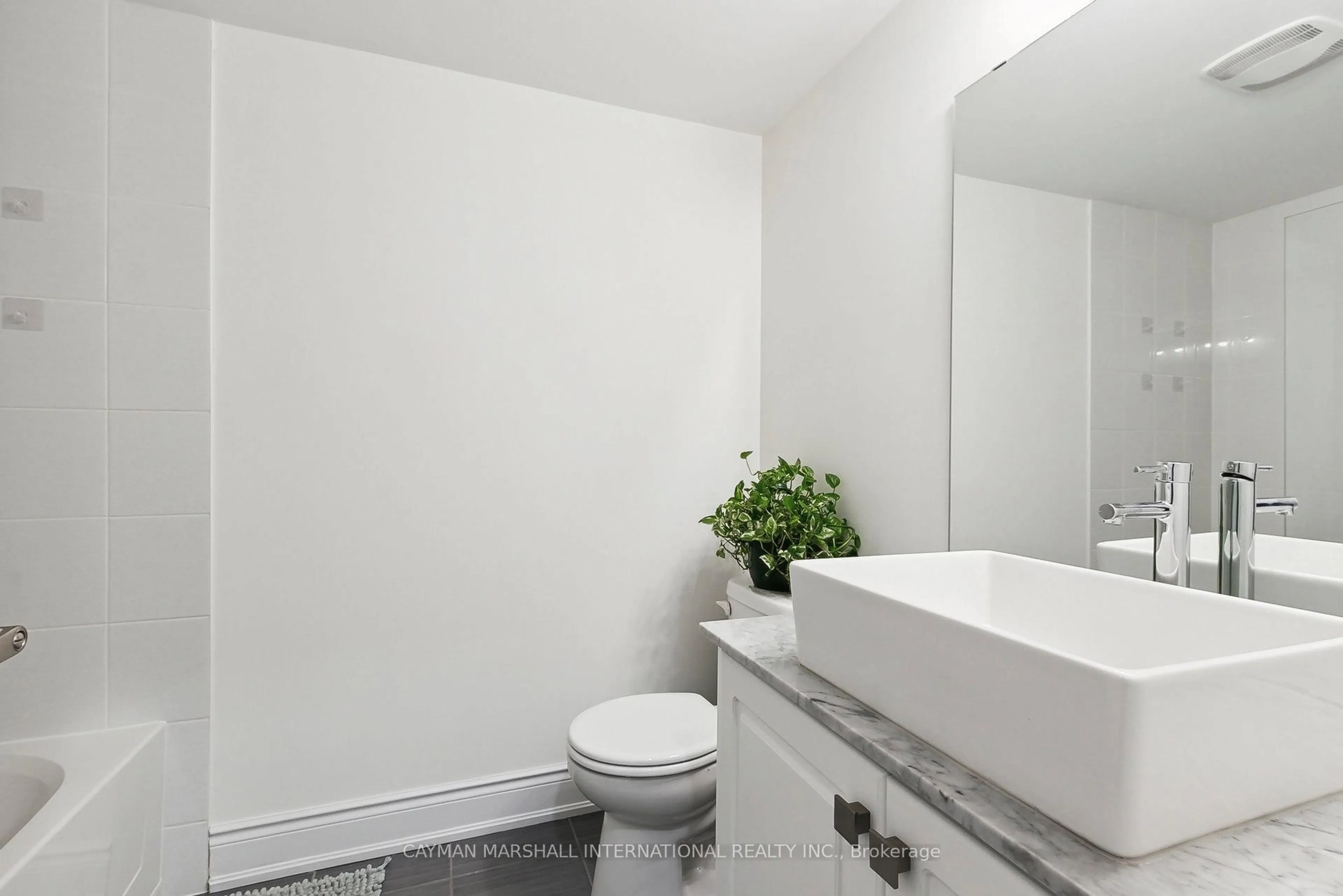 Standard bathroom, ceramic/tile floor for 185 Norseman St #5, Toronto Ontario M8Z 2R5