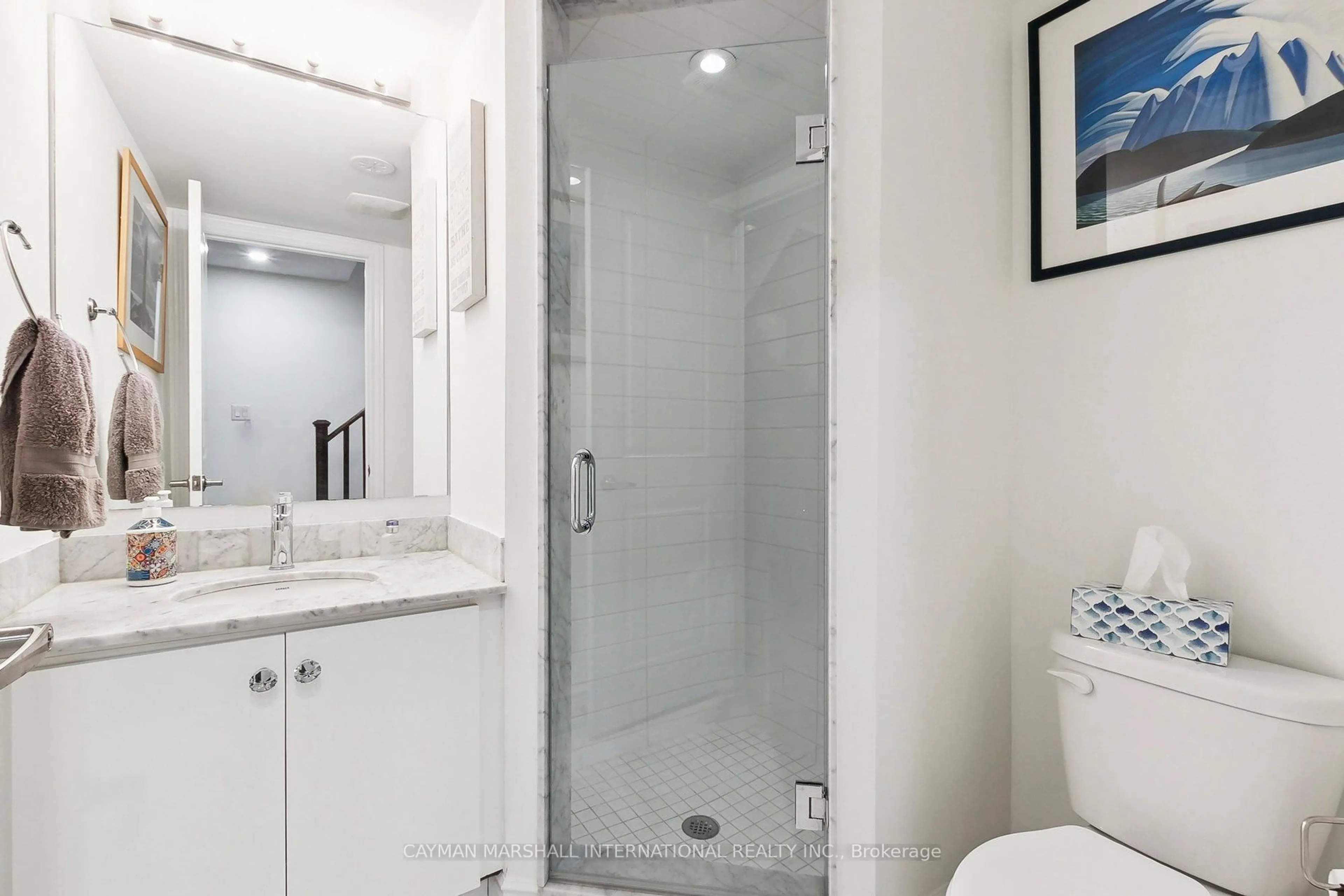 Standard bathroom, ceramic/tile floor for 185 Norseman St #5, Toronto Ontario M8Z 2R5