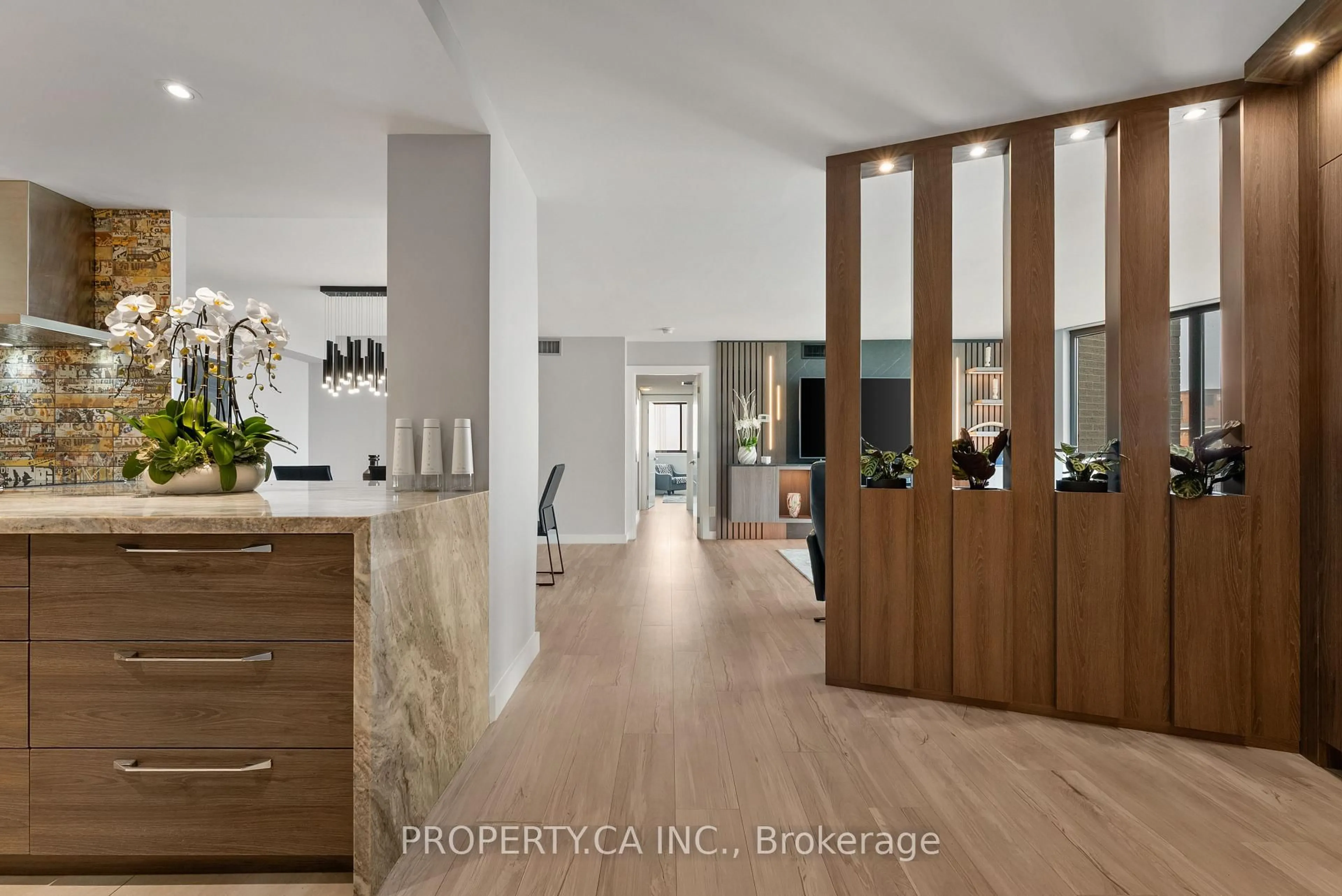 Indoor entryway for 40 Richview Rd #1701, Toronto Ontario M9A 5C1