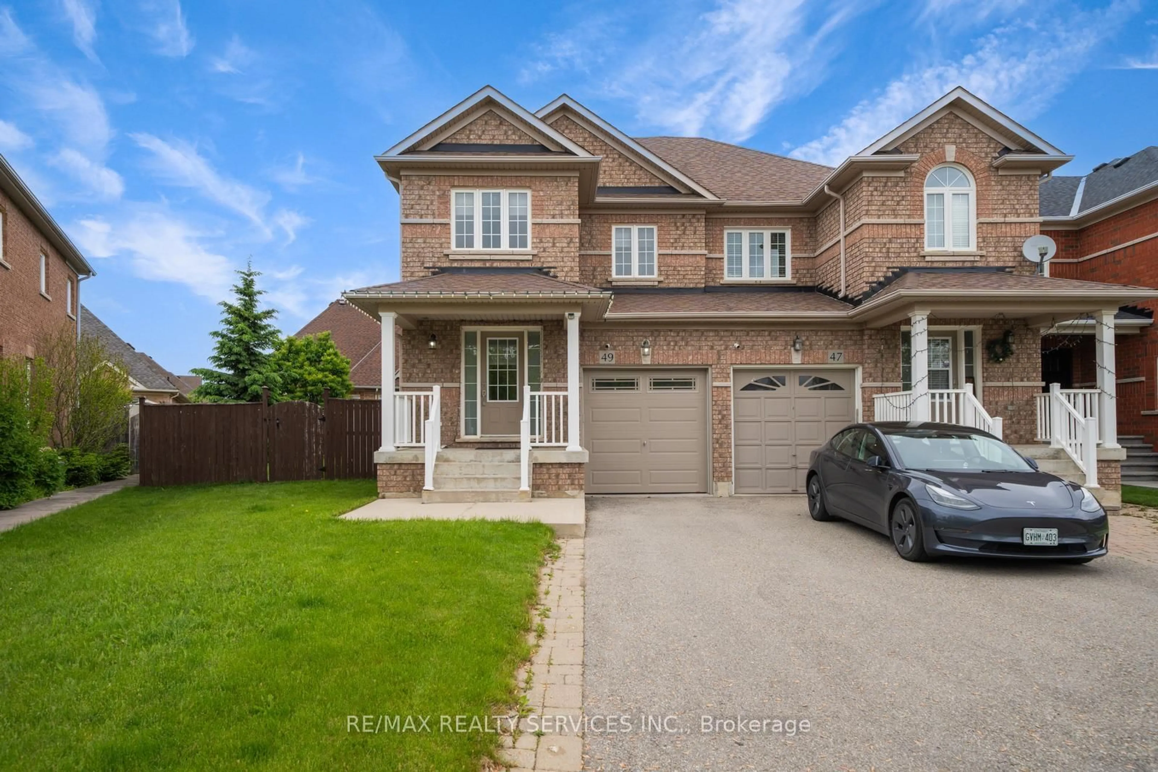 Home with brick exterior material, street for 49 Woodcote Cres, Halton Hills Ontario L7G 6M1