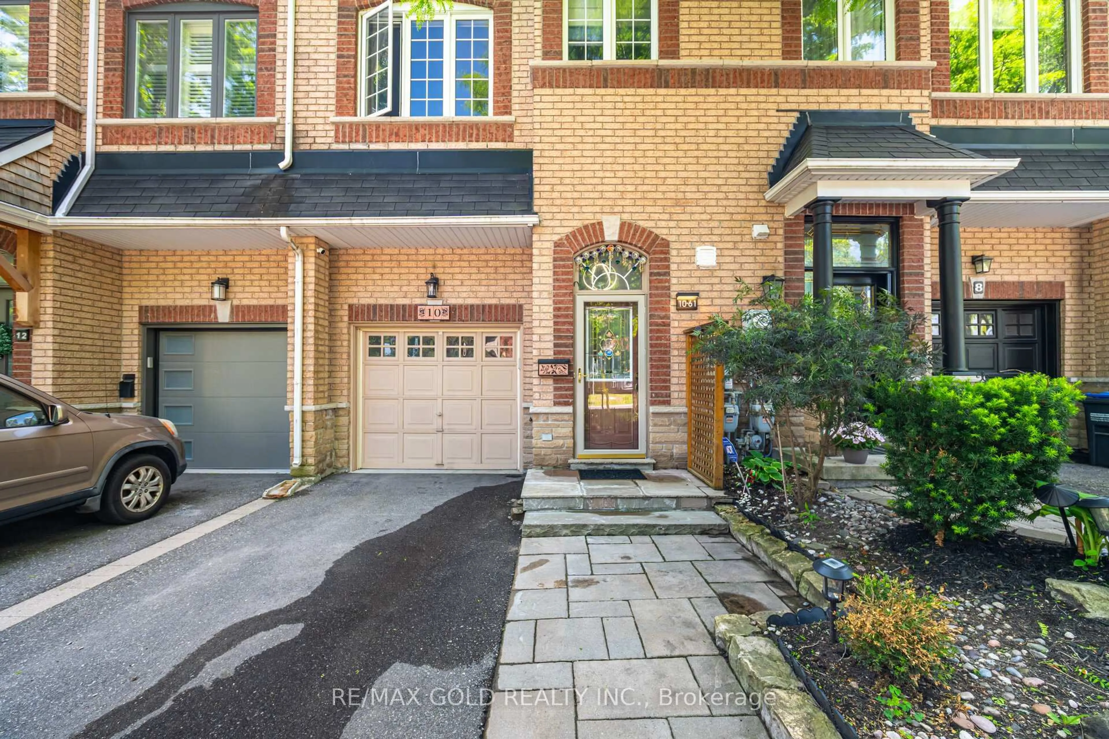 Home with brick exterior material, street for 61 Nelson St #10, Brampton Ontario L6X 1C4