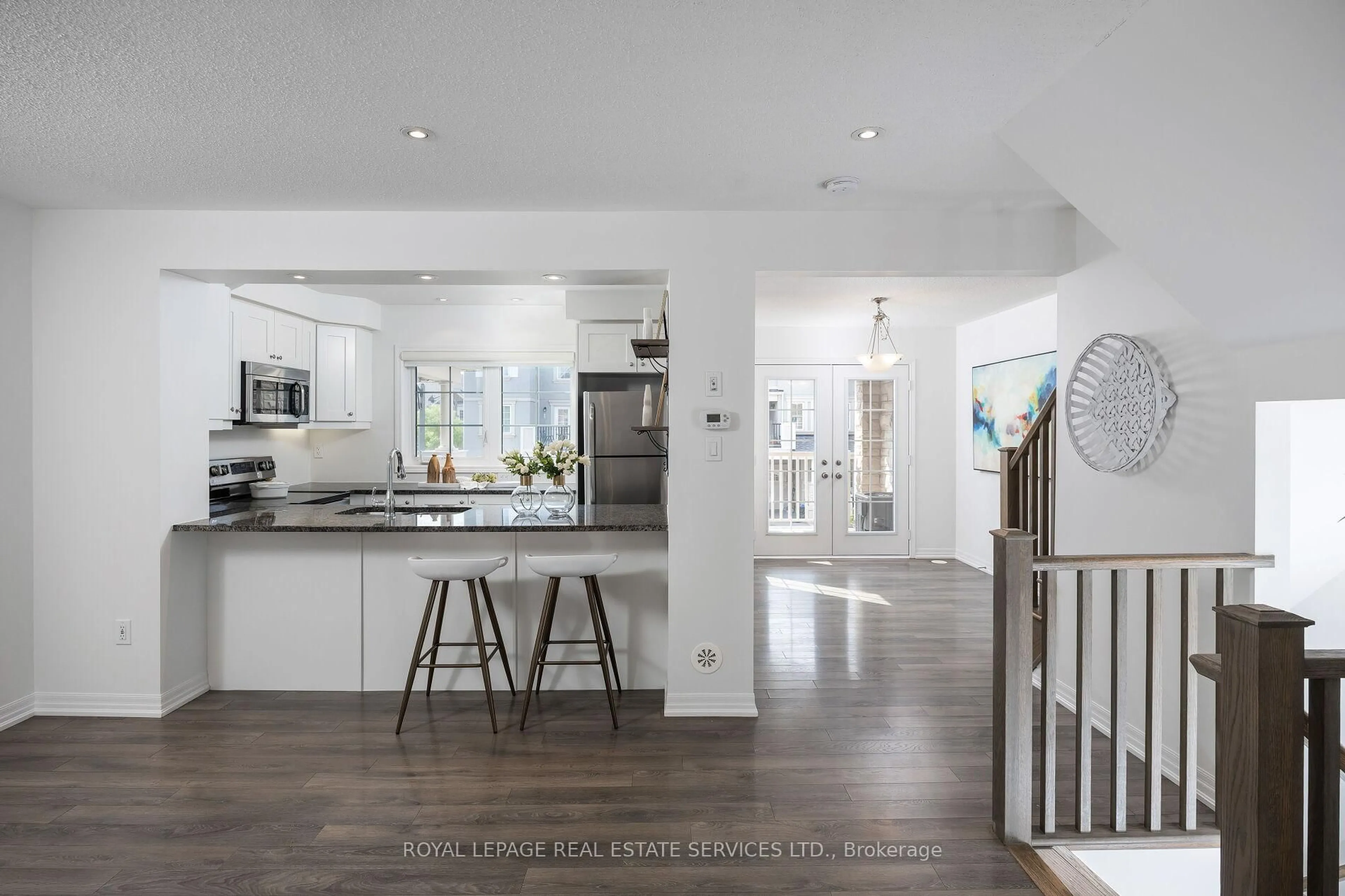 Open concept kitchen, unknown for 242 Betsy Dr, Oakville Ontario L6M 0V3