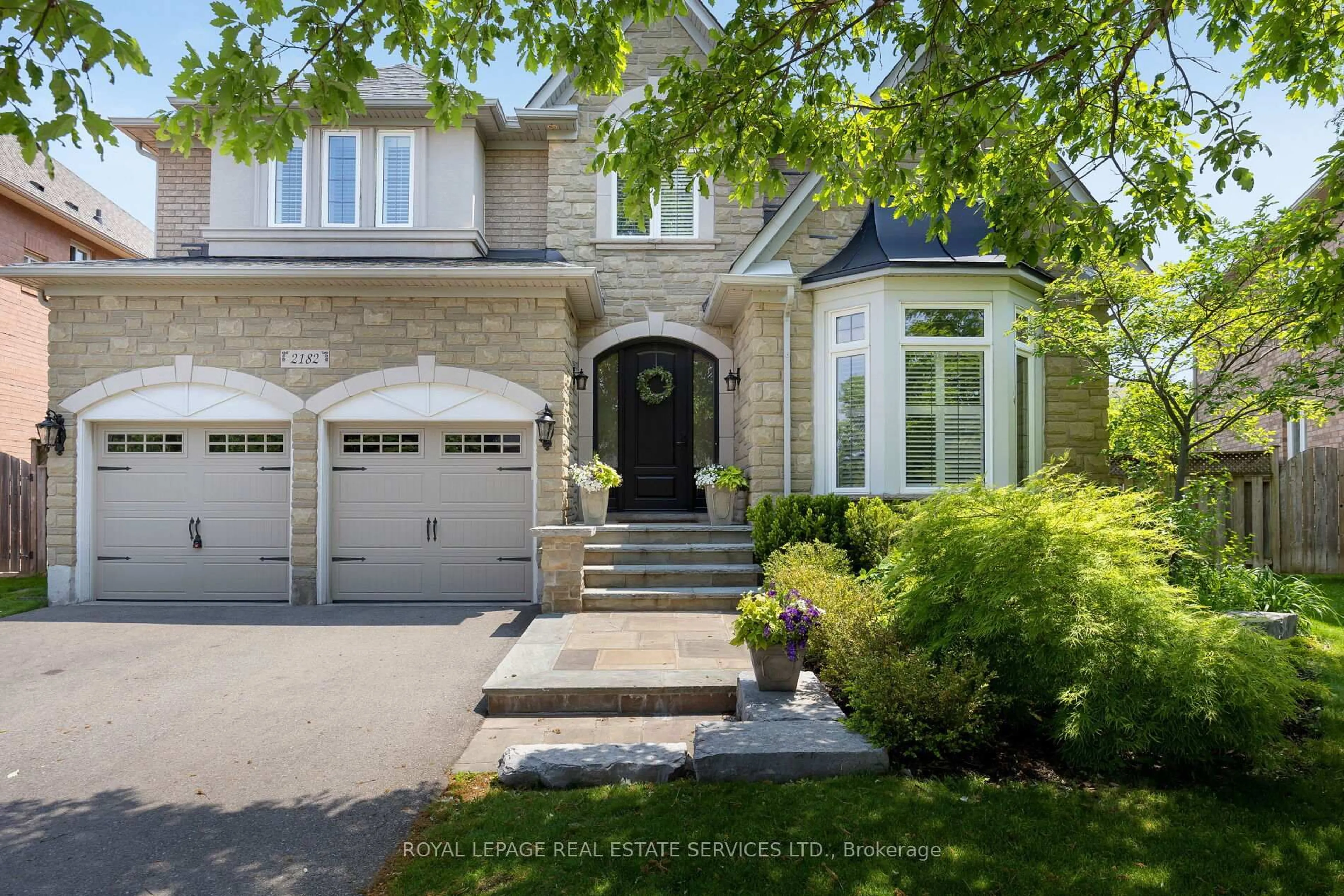 Home with brick exterior material, street for 2182 Mariposa Rd, Oakville Ontario L6M 4R9