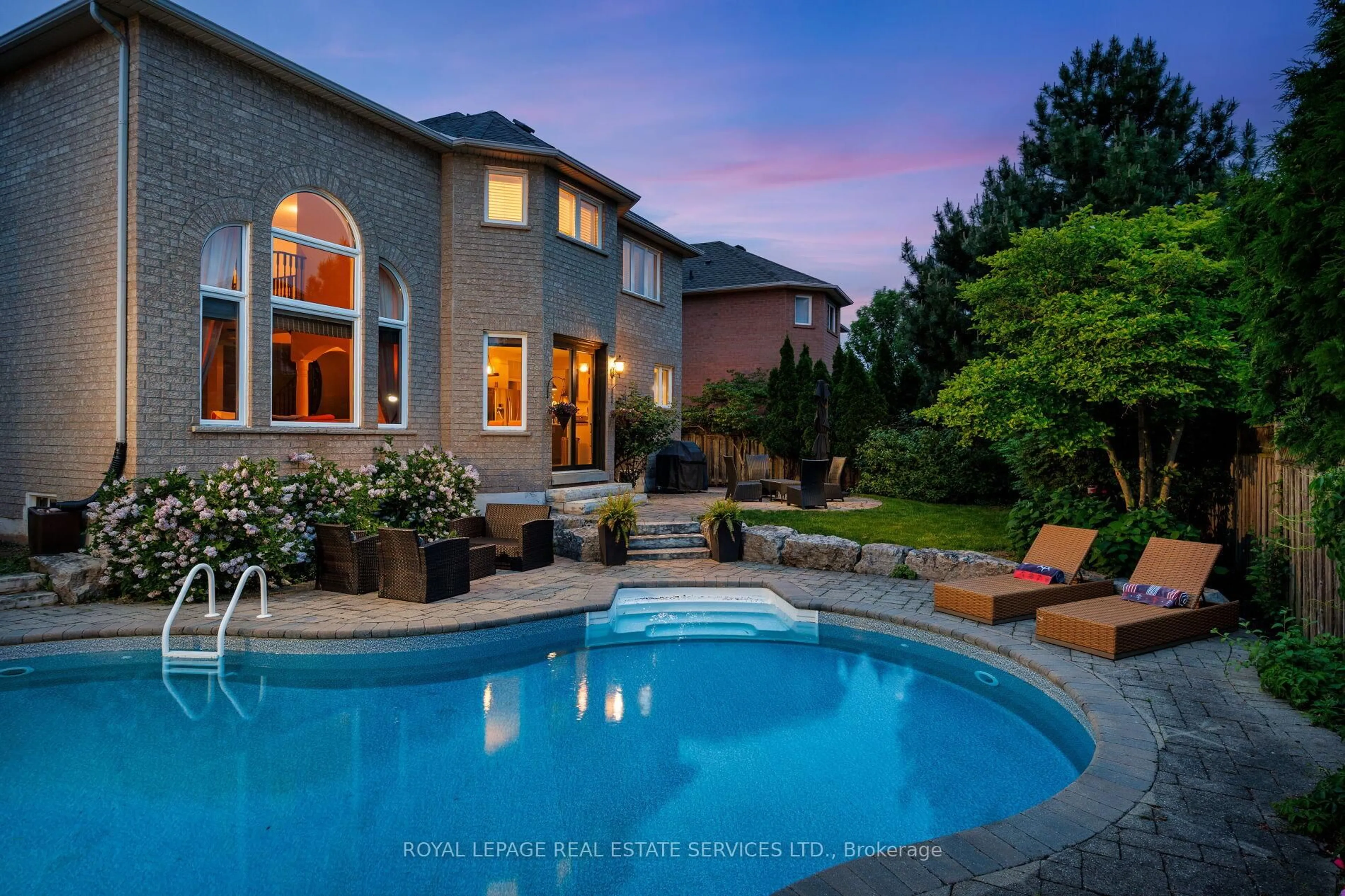 Pool for 2182 Mariposa Rd, Oakville Ontario L6M 4R9
