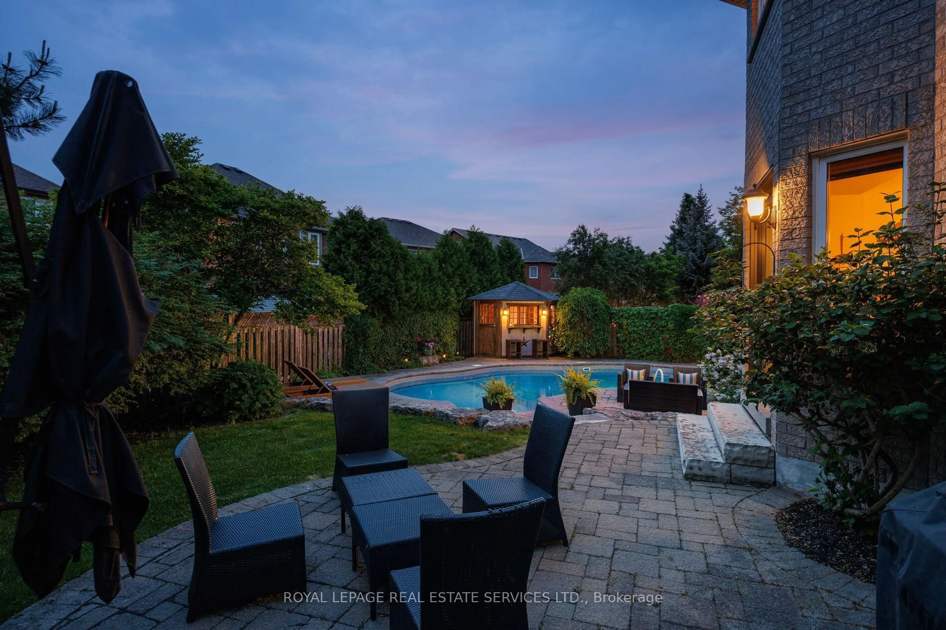 Patio, mountain view for 2182 Mariposa Rd, Oakville Ontario L6M 4R9